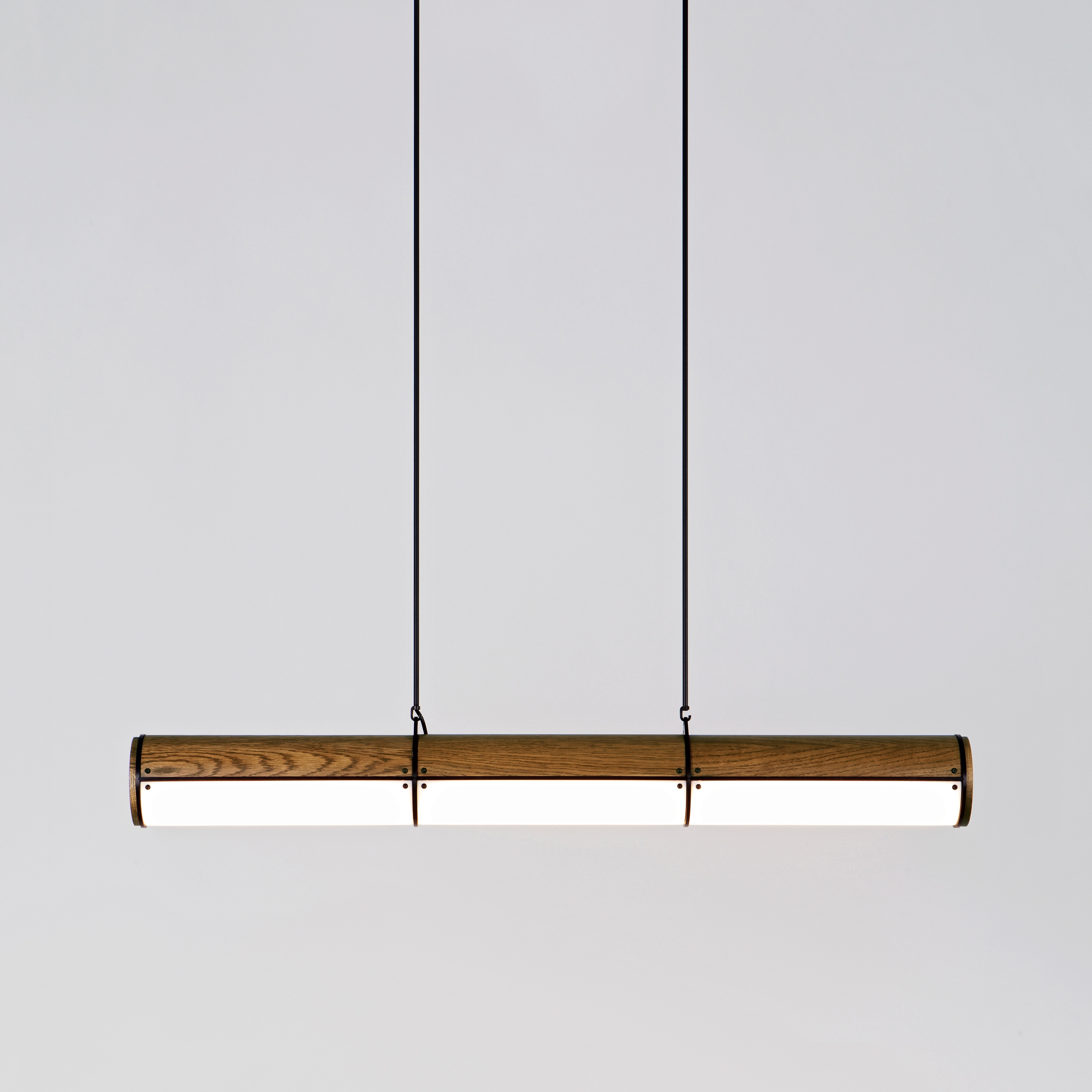 Display product Woody Endless Straight - 3 Units (Black/Stained Oak) from manufacturer Roll & Hill