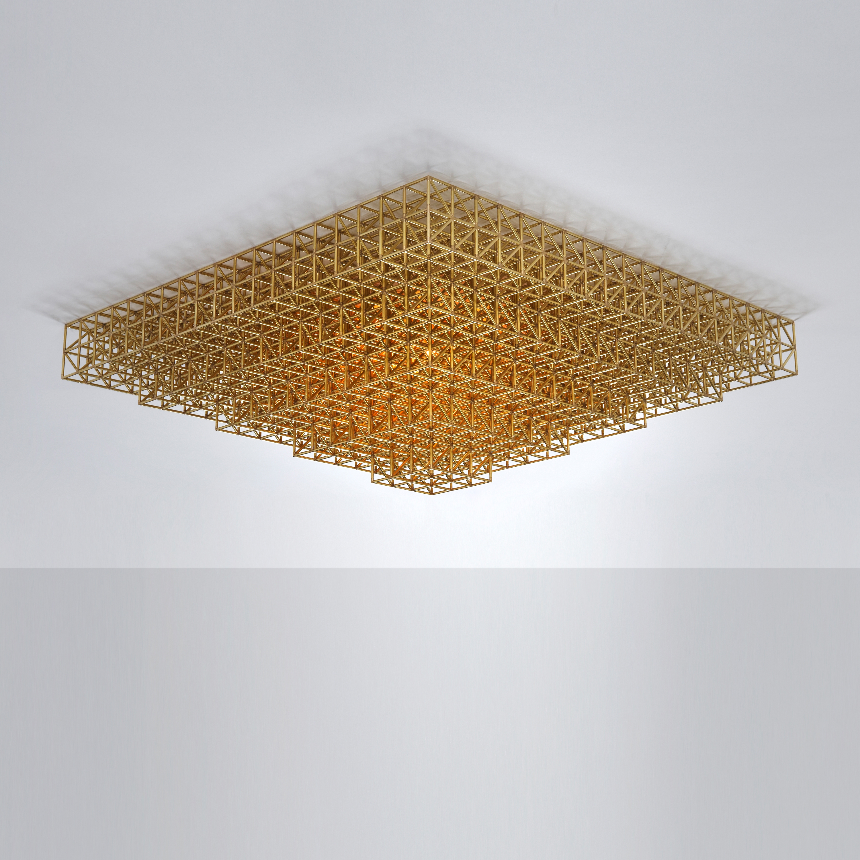 Mostrar el producto Gridlock Ceiling Mount - 5640 (Raw brass) del fabricante Roll & Hill