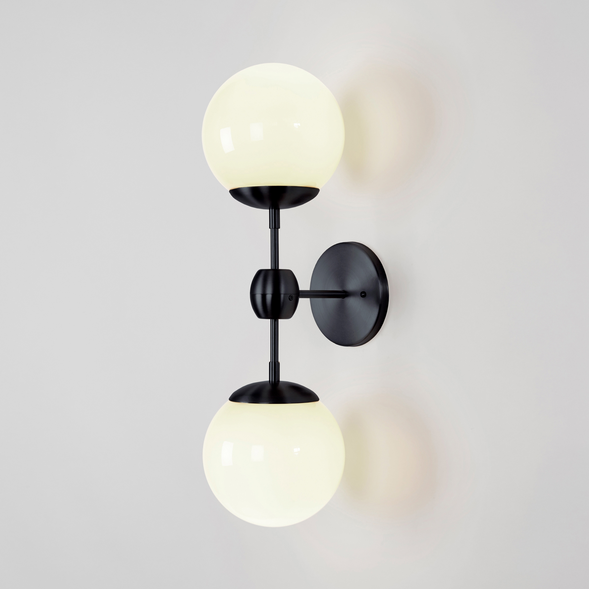 Modo Sconce - 2 Globes (Black/Cream)