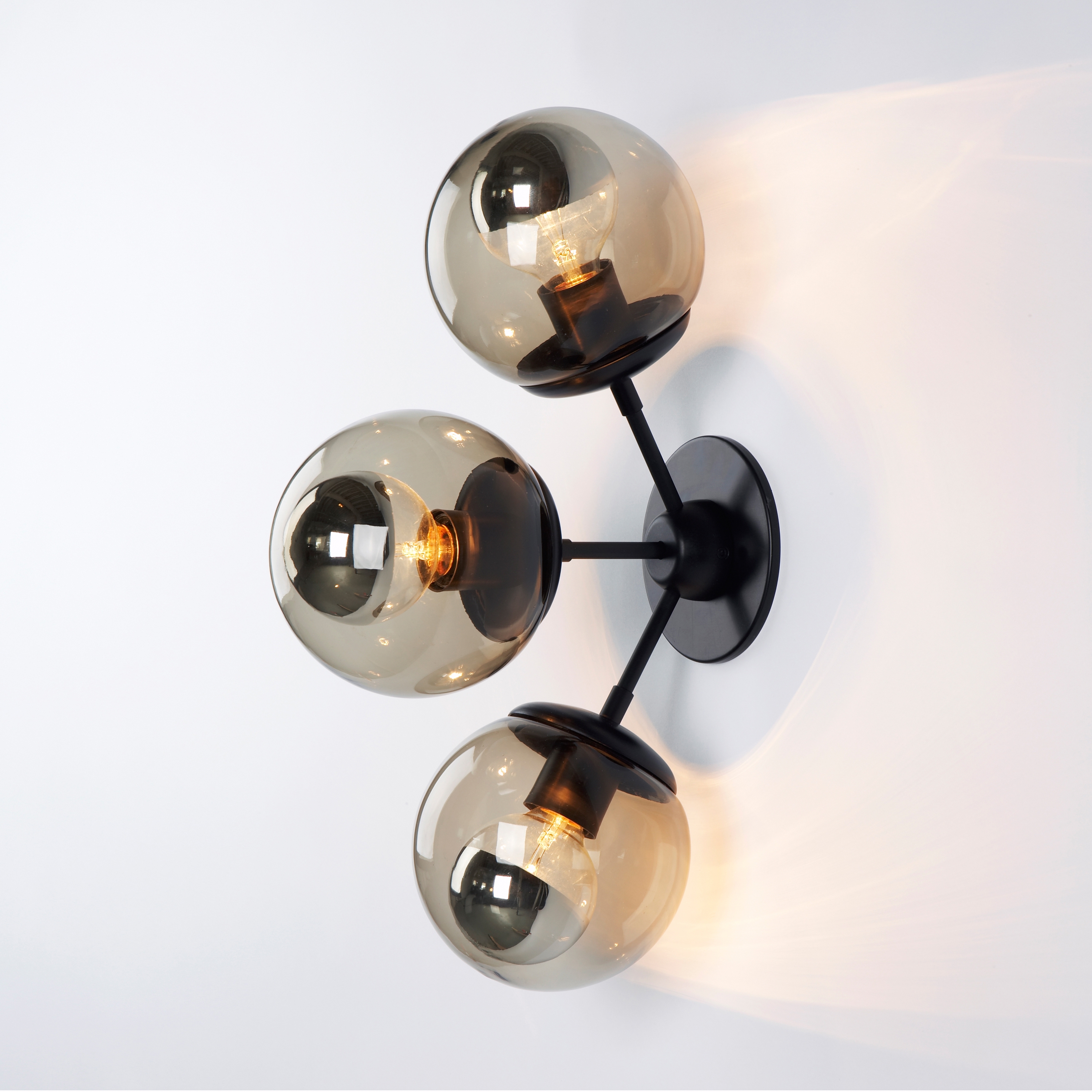 Modo Sconce - 3 Globes (Black/Smoke)