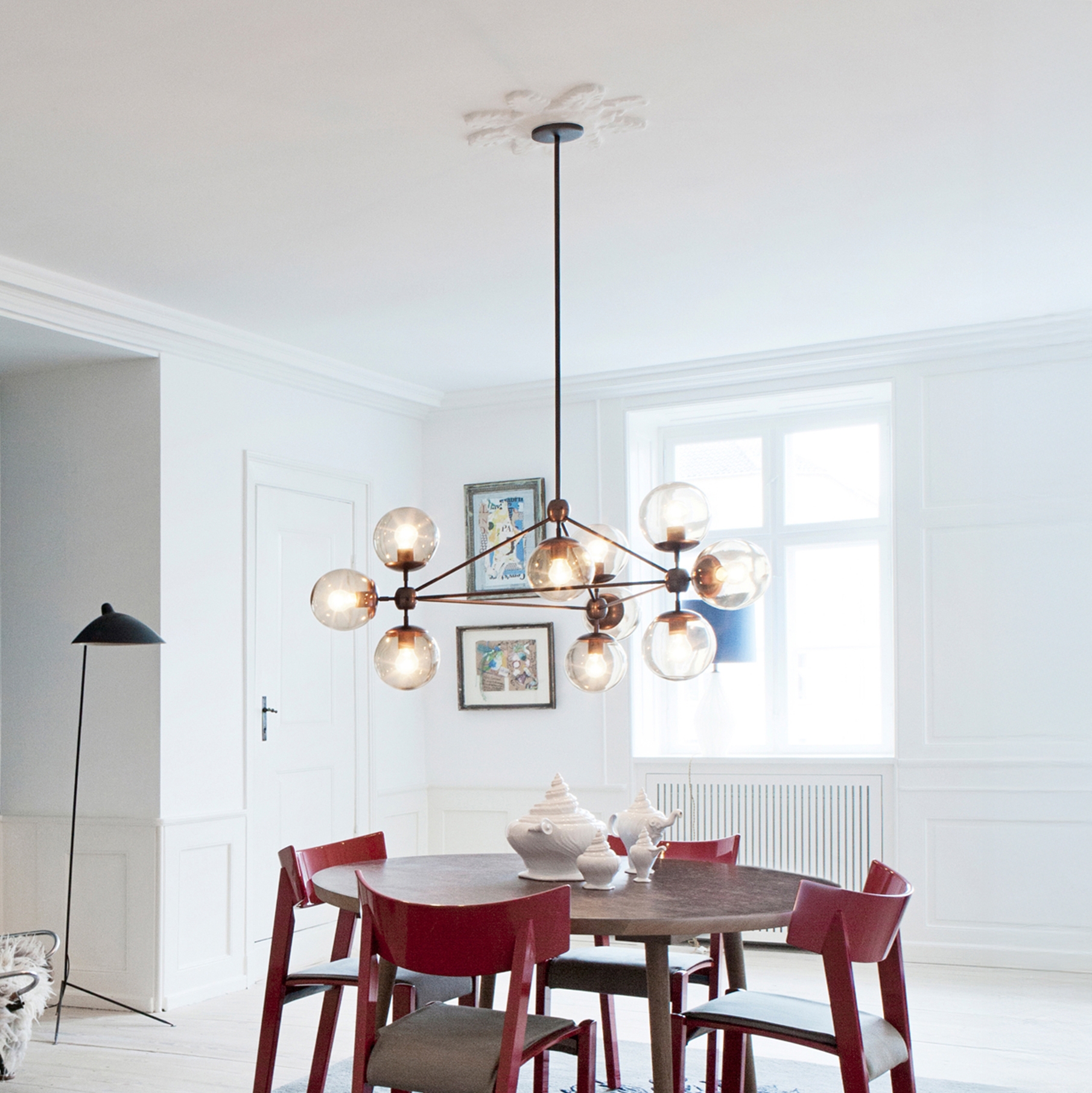 Produkt Modo Chandelier - 3 Sided, 10 Globes (Bronze/Clear) des Herstellers Roll & Hill anzeigen