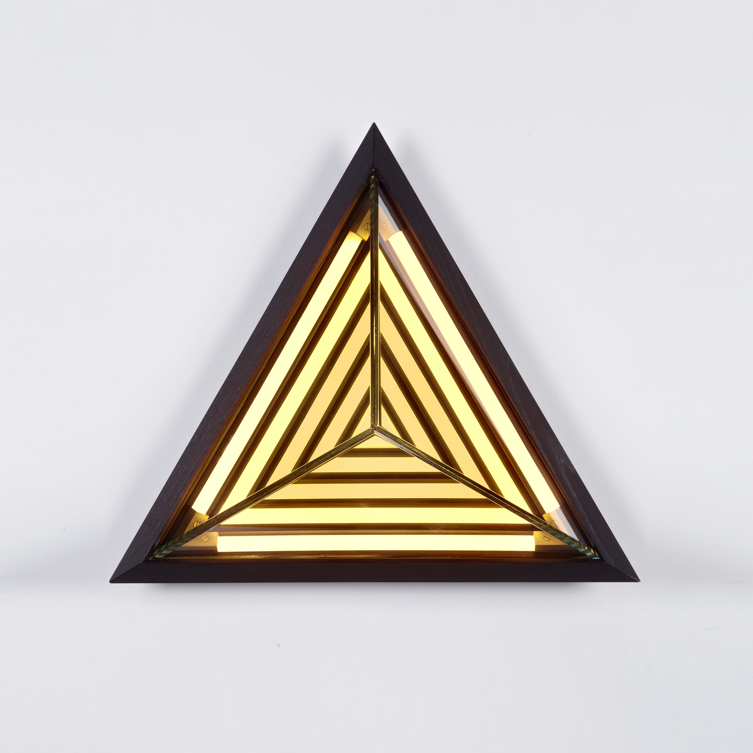 Mostra il prodotto Stella Triangle (Black) del produttore Roll & Hill