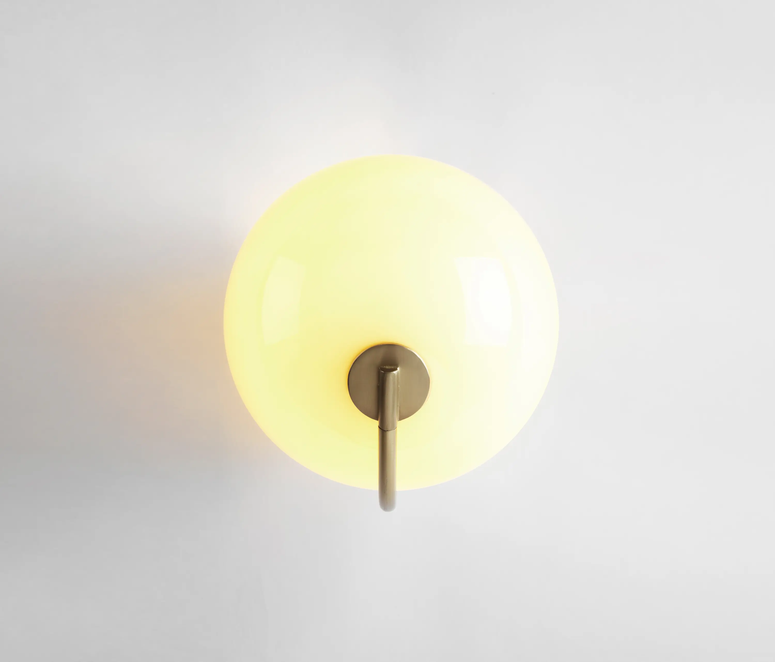 Roll & Hill - Fiddlehead Sconce (Brass/Cream)
