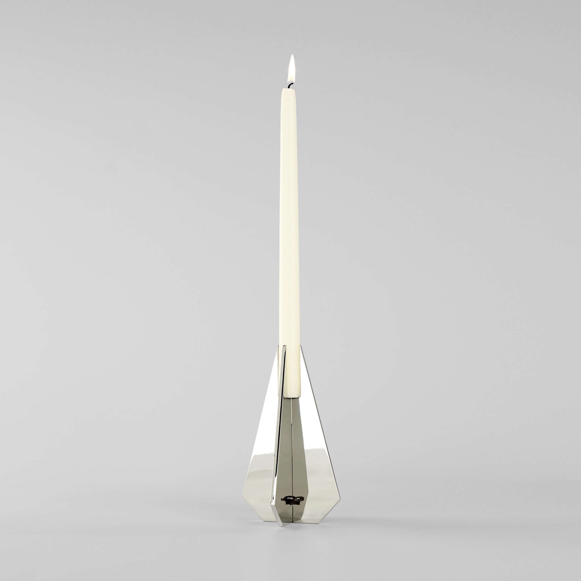 Mostra il prodotto Cross 03 Polished Nickel del produttore Roll & Hill