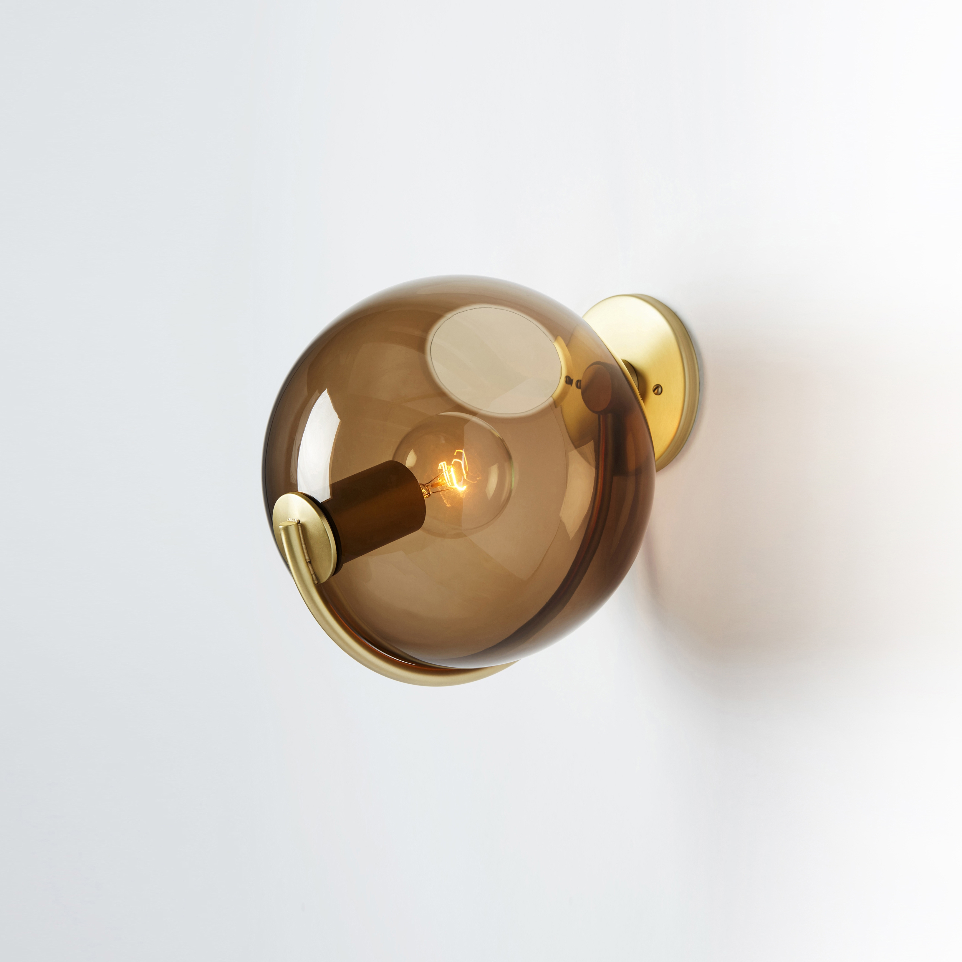 Fiddlehead Sconce (Brass/Cream)