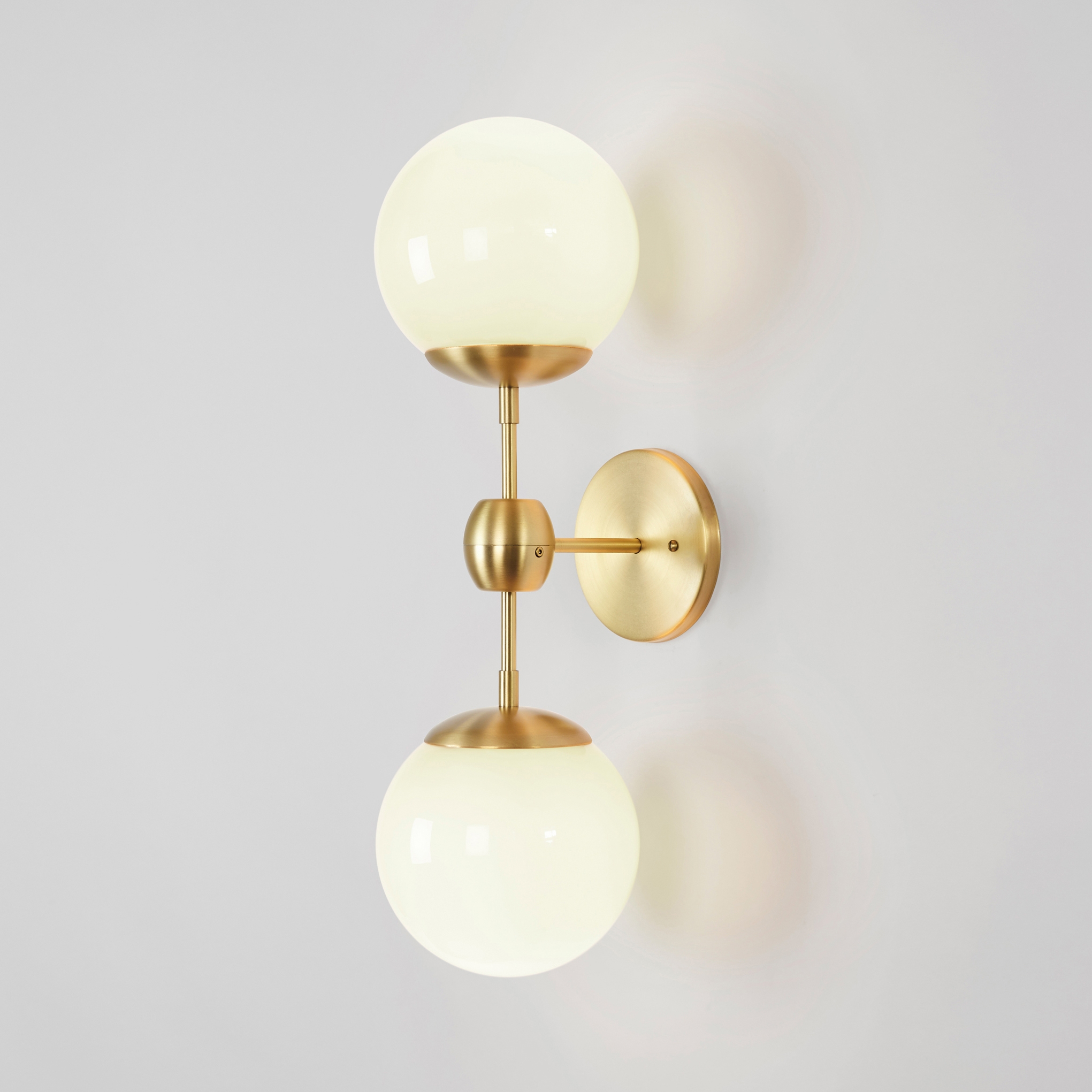 Modo Sconce - 2 Globes (Brass/Cream)