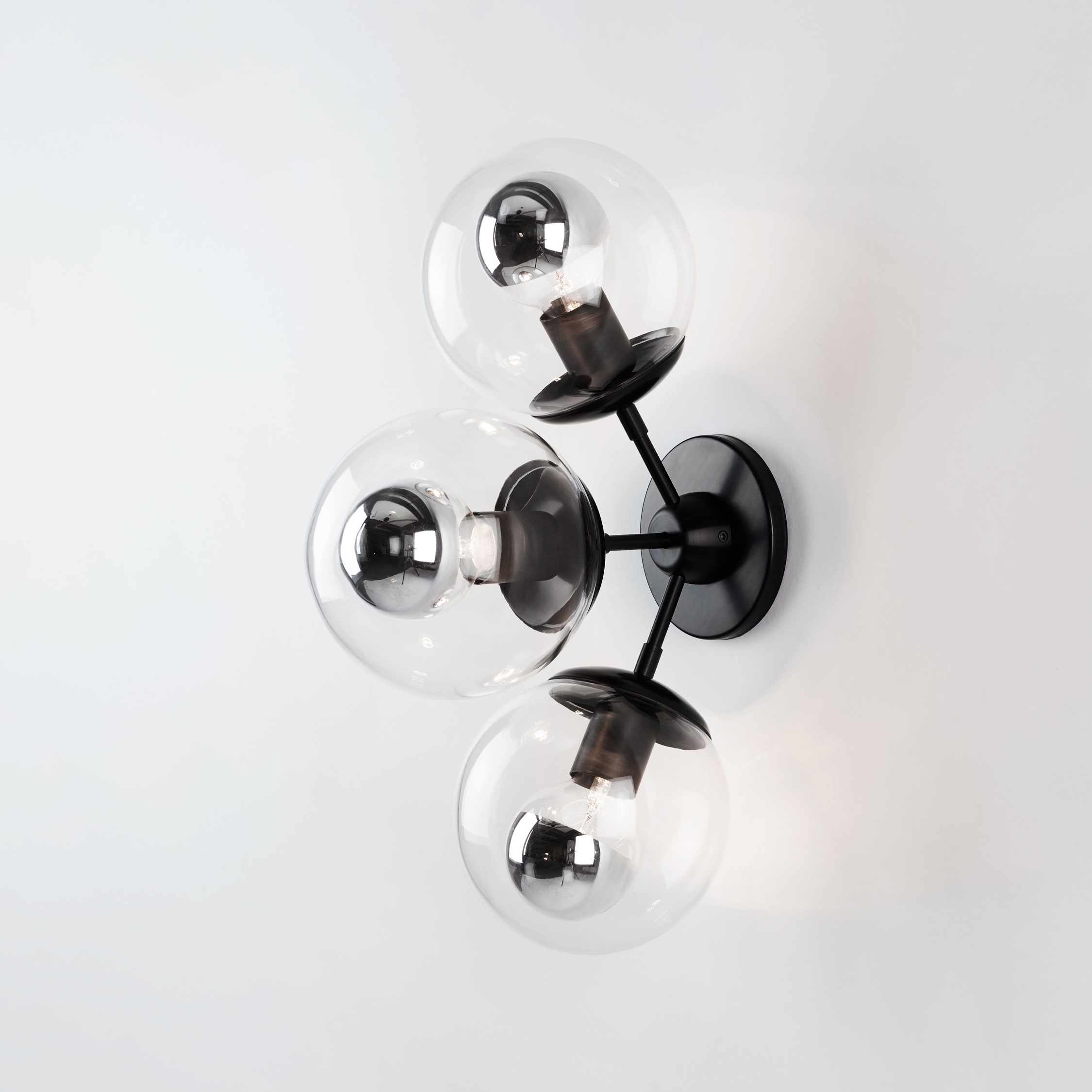 Modo Sconce - 3 Globes (Black/Clear)