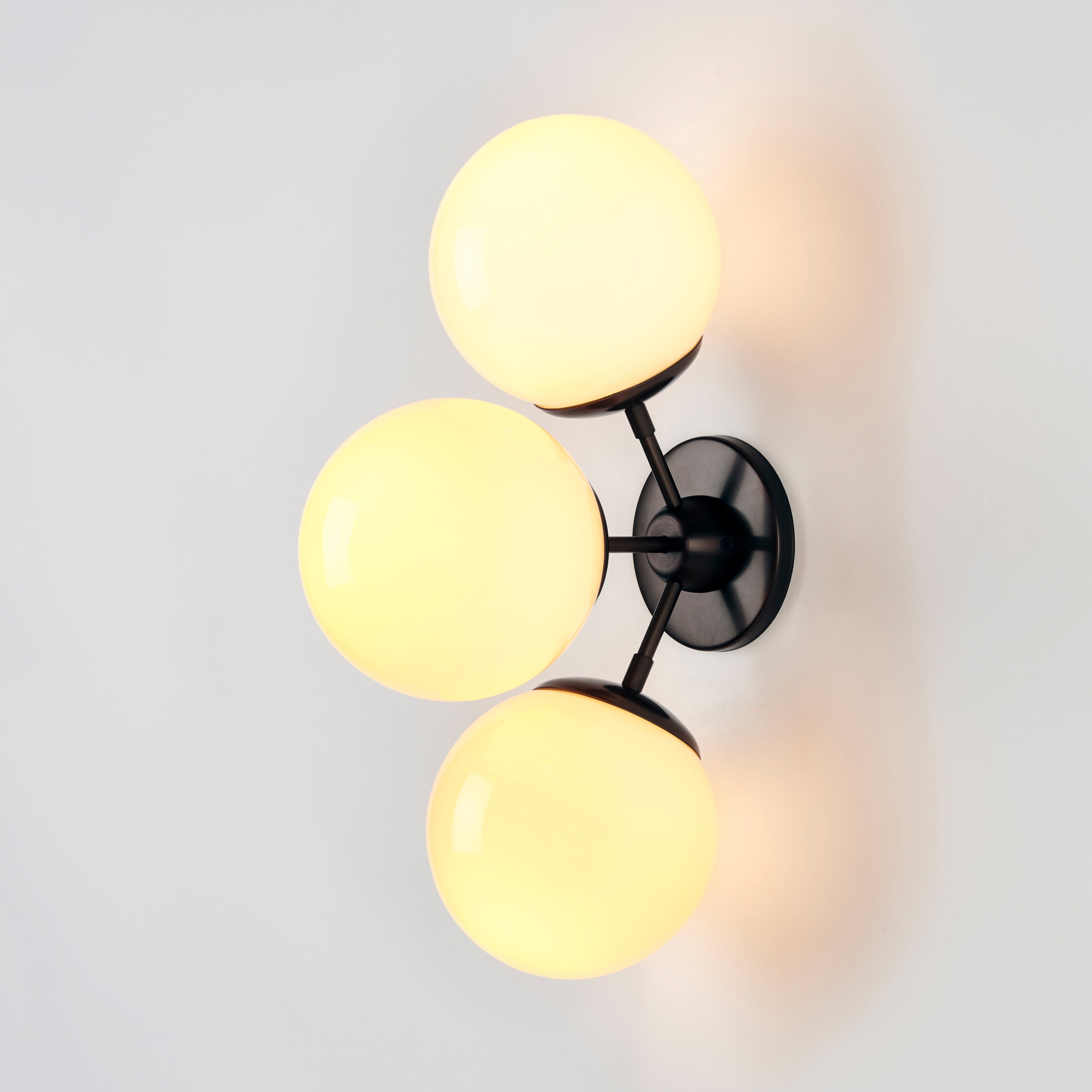 Modo Sconce - 3 Globes (Bronze/Cream)