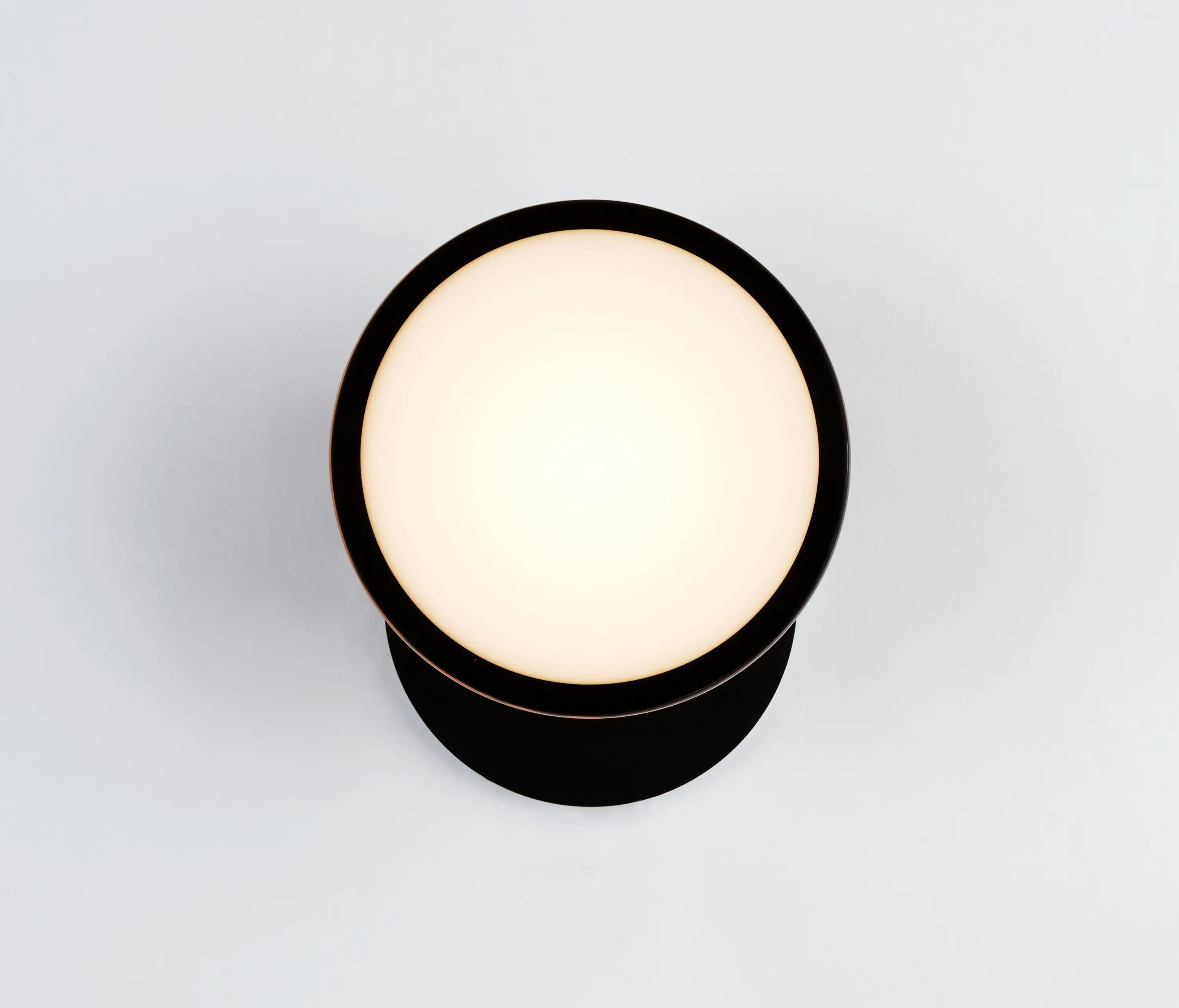 Roll & Hill - Geode Sconce (Matte black/Brown)