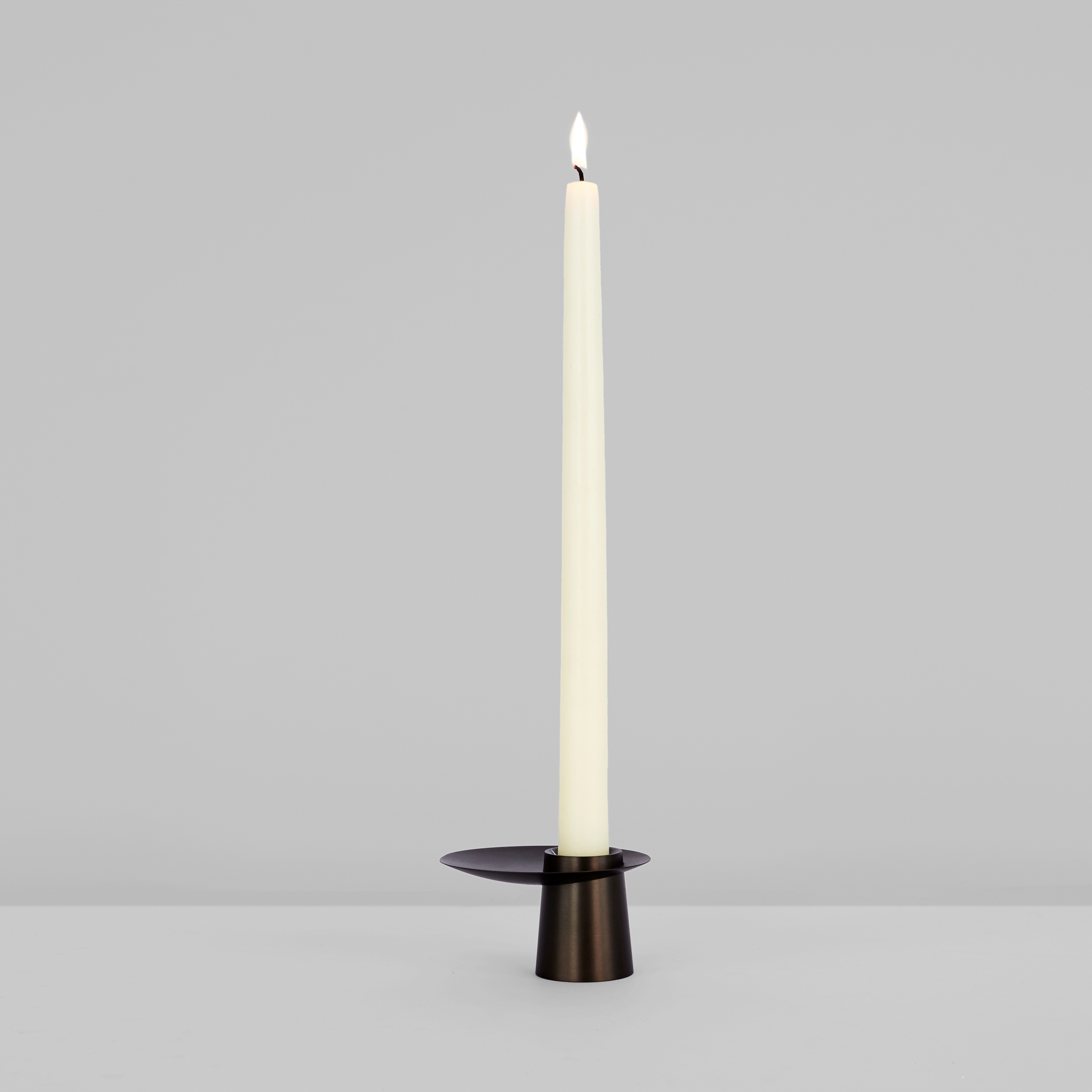 Mostrar el producto Orbit 01 (Oil-rubbed bronze) del fabricante Roll & Hill
