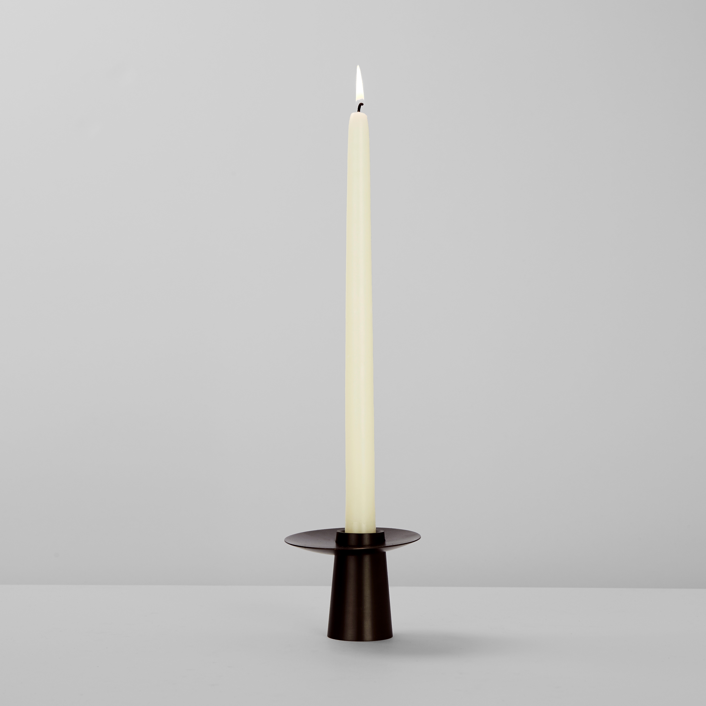 Mostrar el producto Orbit 02 (Oil-rubbed bronze) del fabricante Roll & Hill