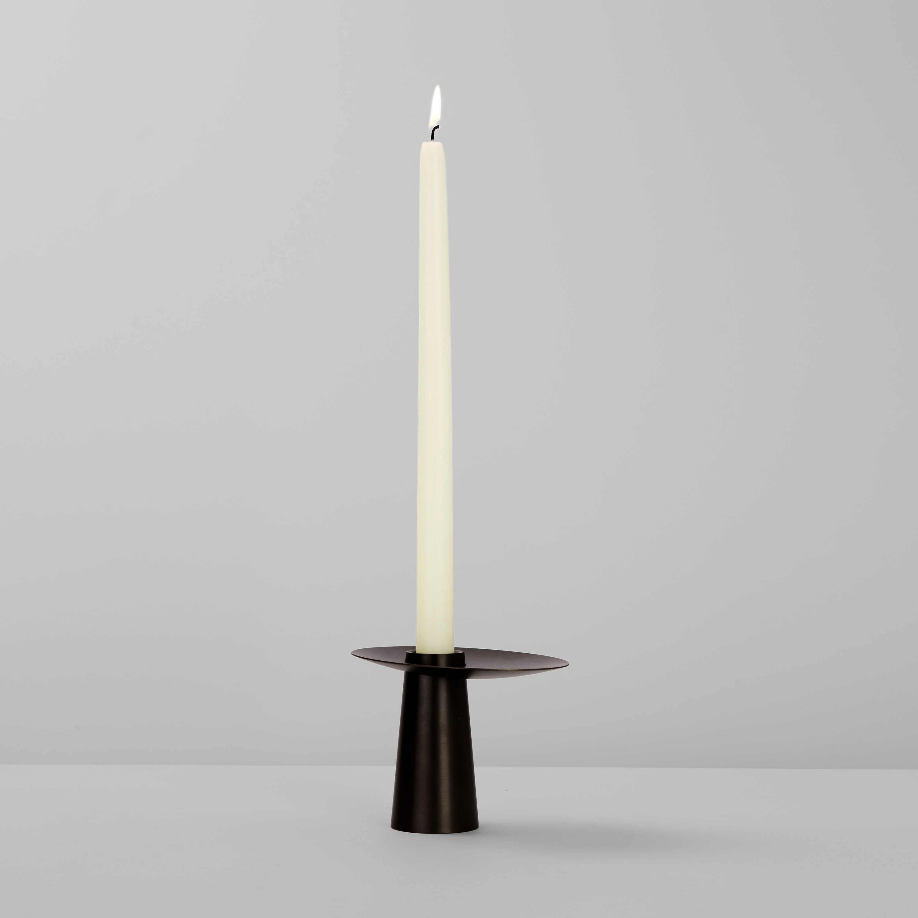 Mostra il prodotto Orbit 03 (Oil-rubbed bronze) del produttore Roll & Hill
