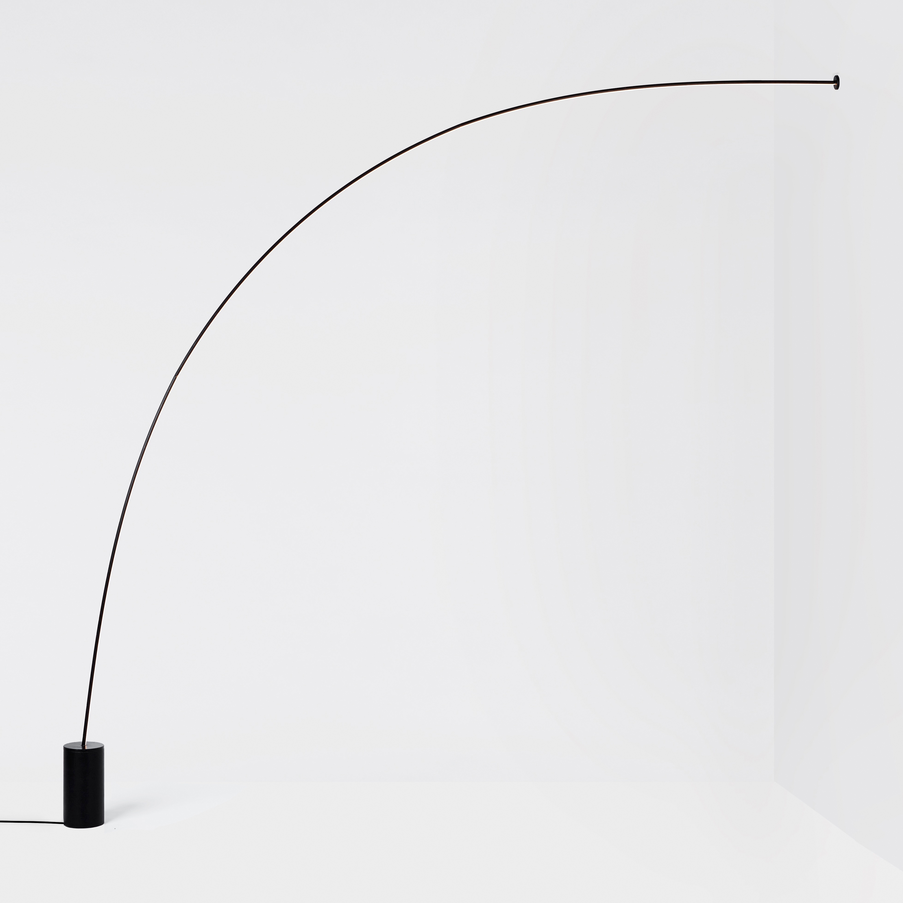 Display product Pole 04 - Floor to Wall (Black) from manufacturer Roll & Hill