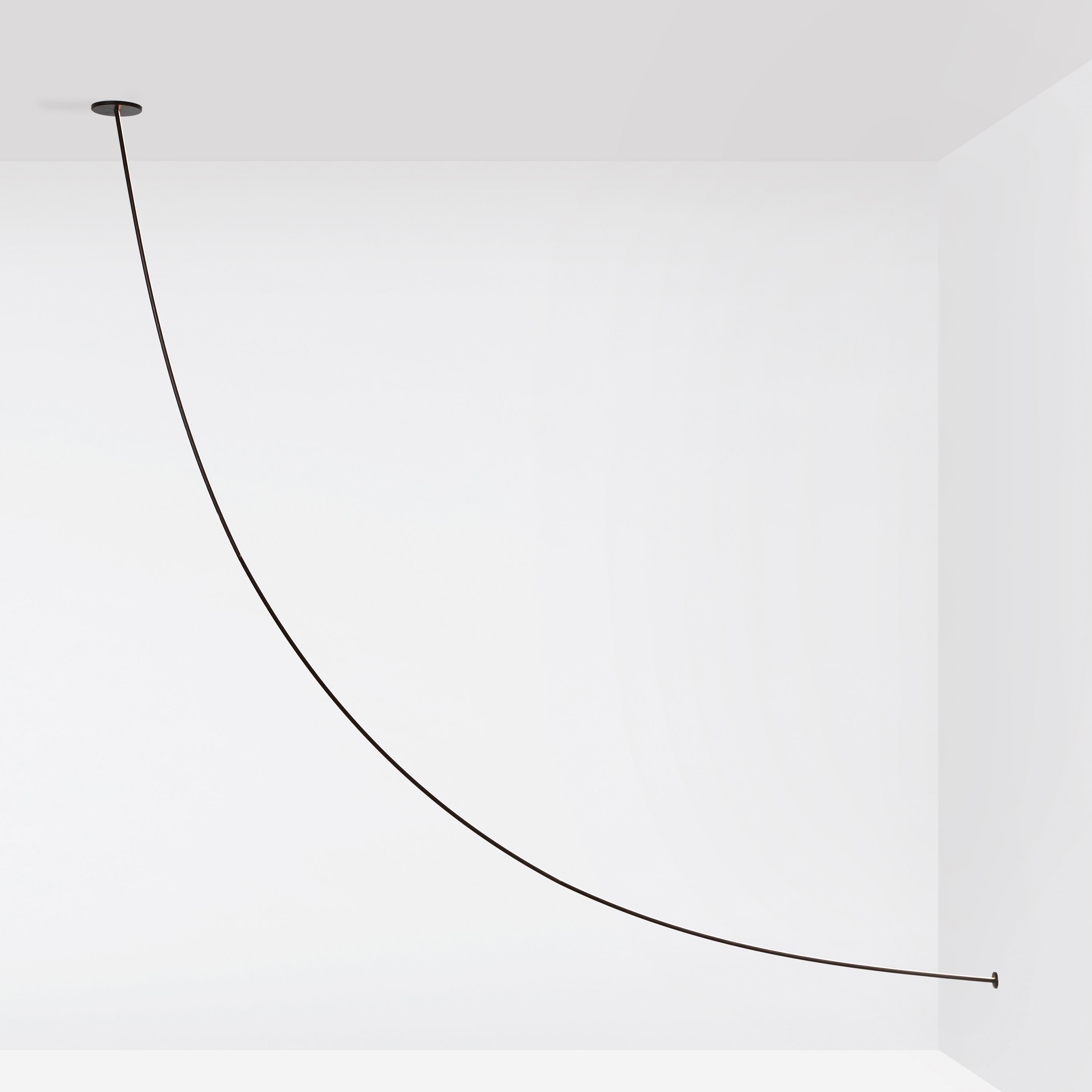 Mostra il prodotto Pole 05 - Ceiling to Wall (Black) del produttore Roll & Hill