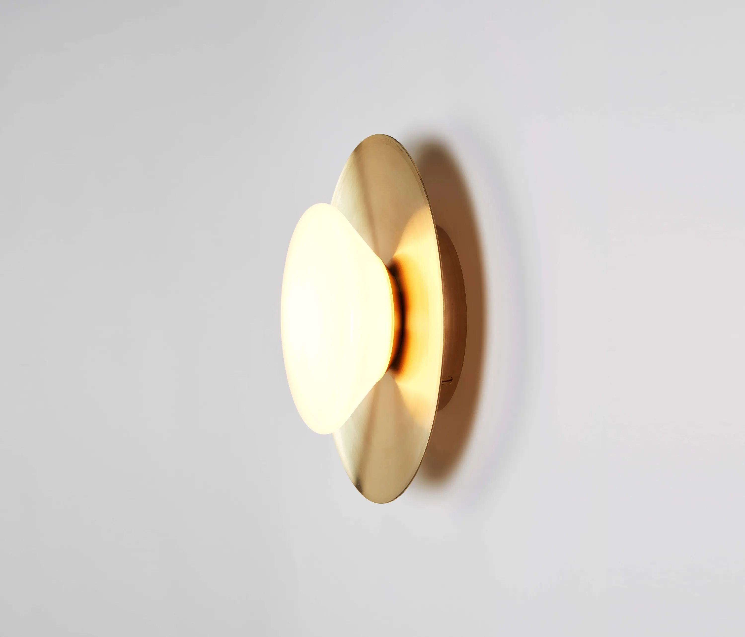 Roll & Hill - Bell Sconce 01 (Unlacquered Brass)