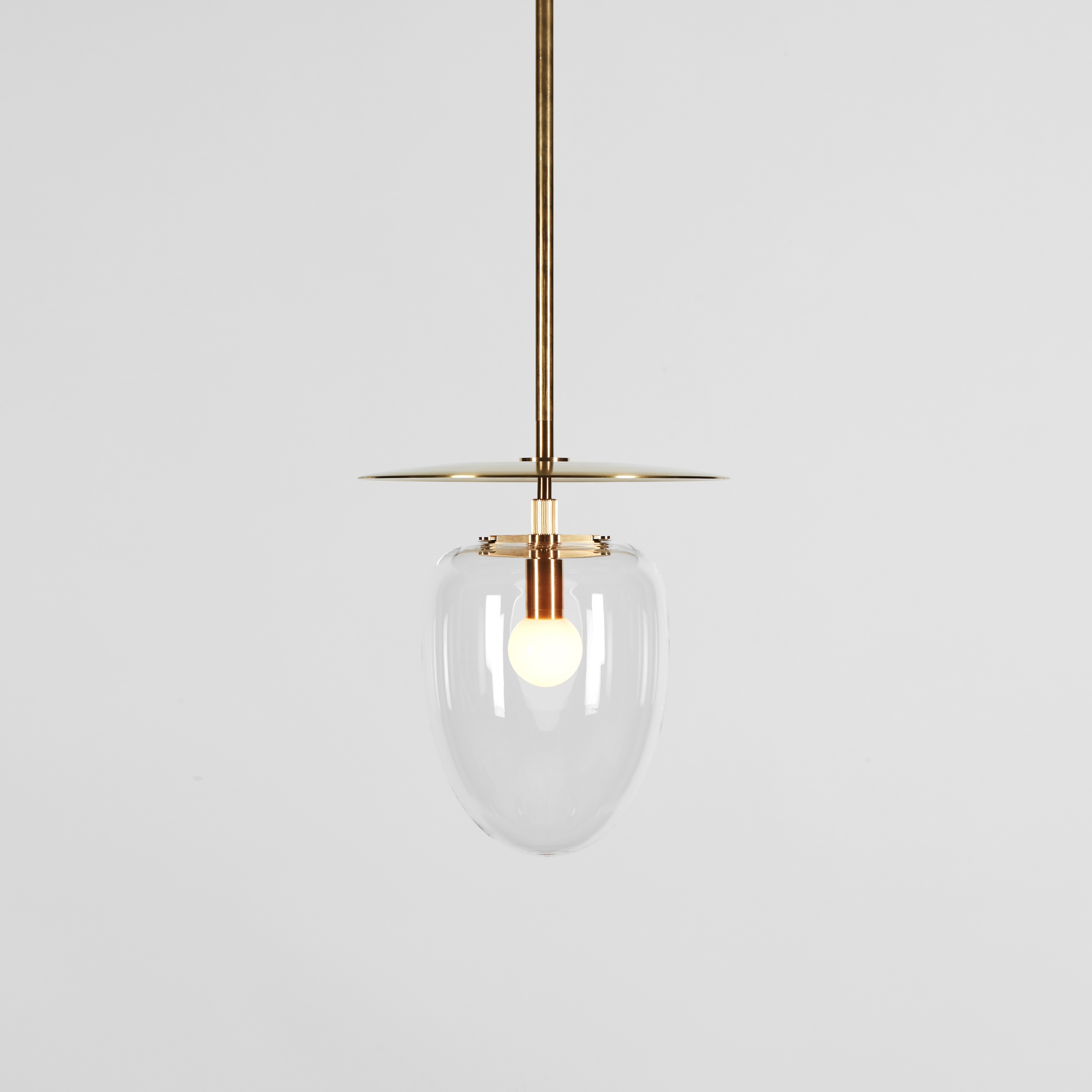 Mostra il prodotto Bell Pendant 01 (Unlacquered Brass) del produttore Roll & Hill