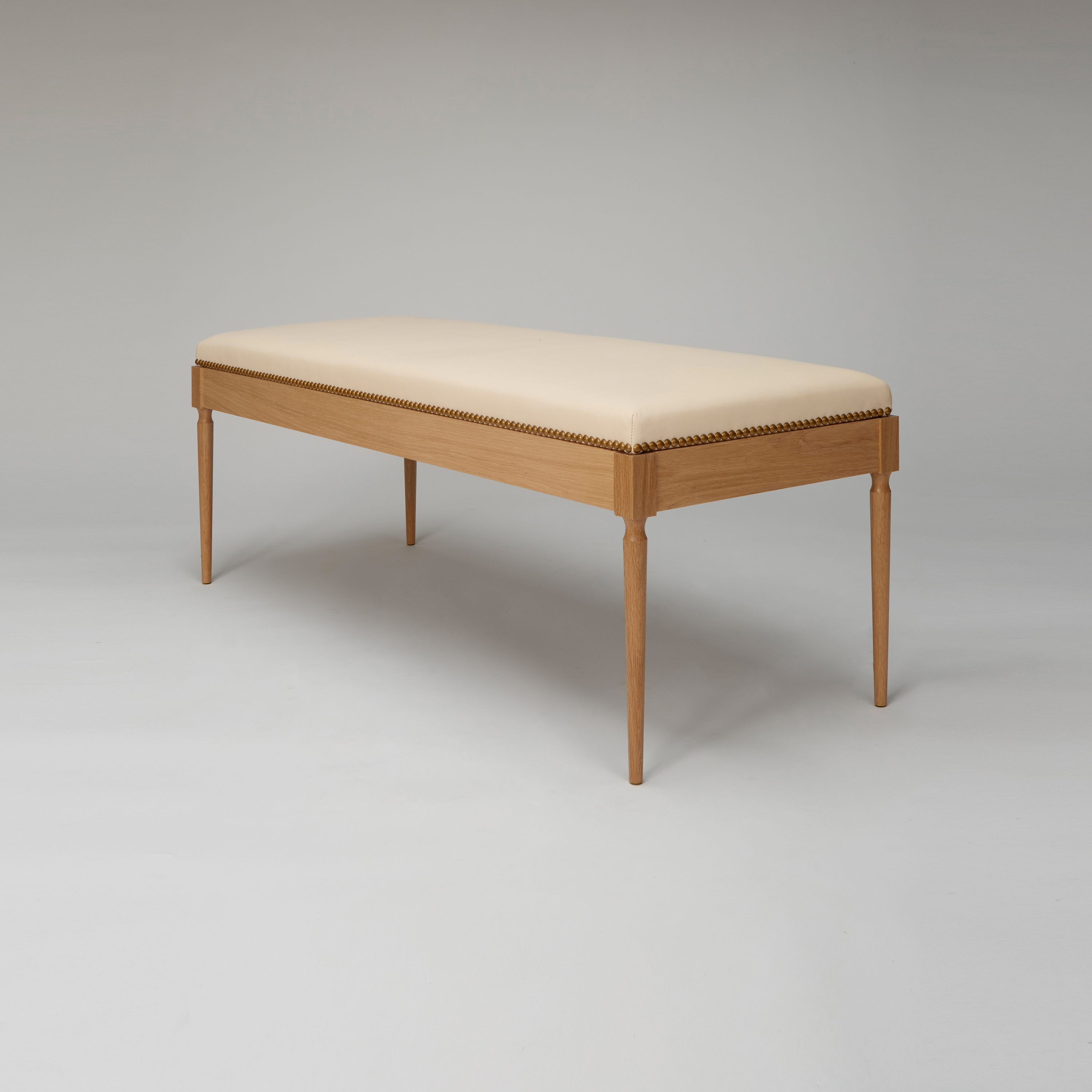 Produkt The Judy Bench (White Oak/Vachetta Leather) des Herstellers Roll & Hill anzeigen