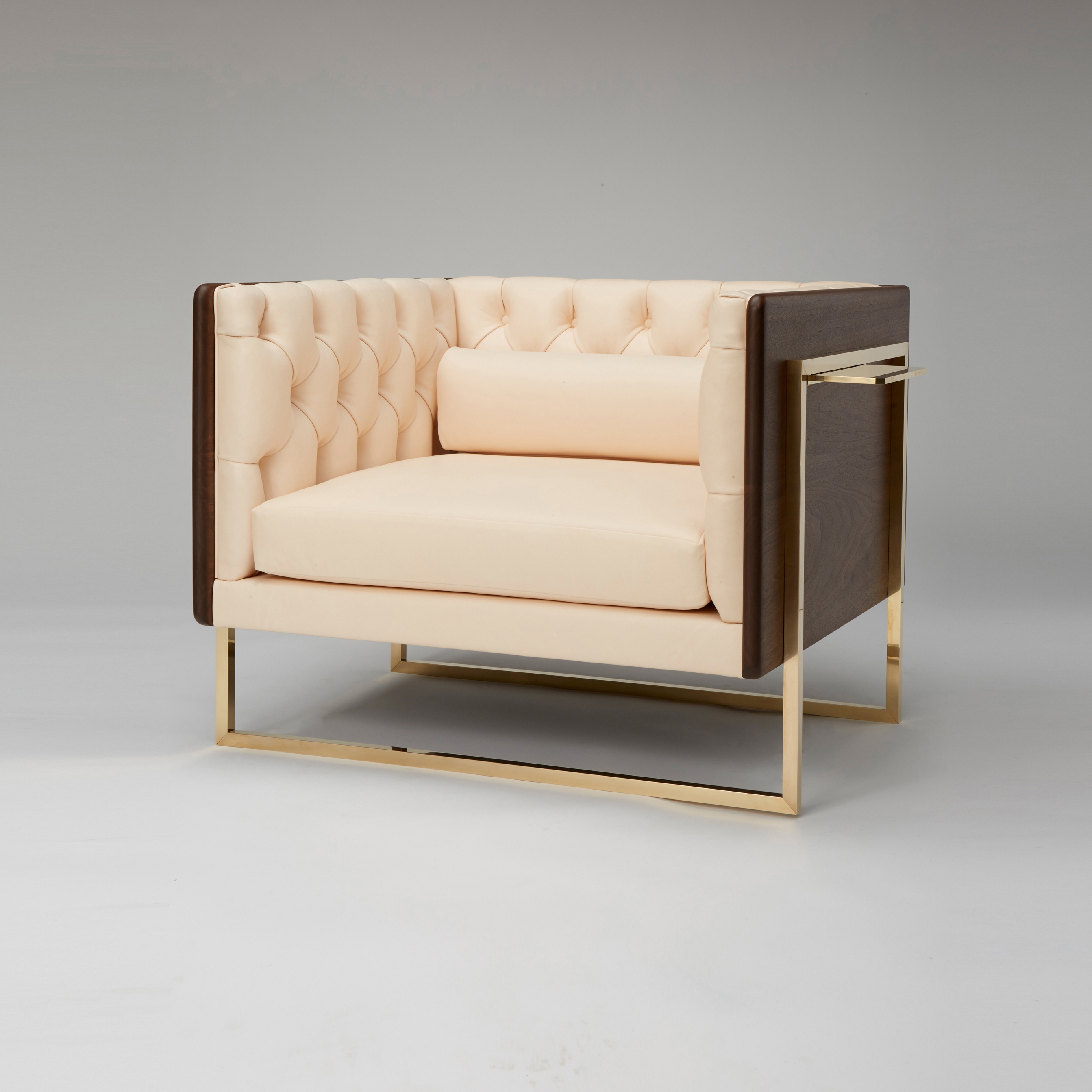 Afficher le produit The Lair Club Chair (Black Walnut/Vachetta Leather) du fabricant Roll & Hill