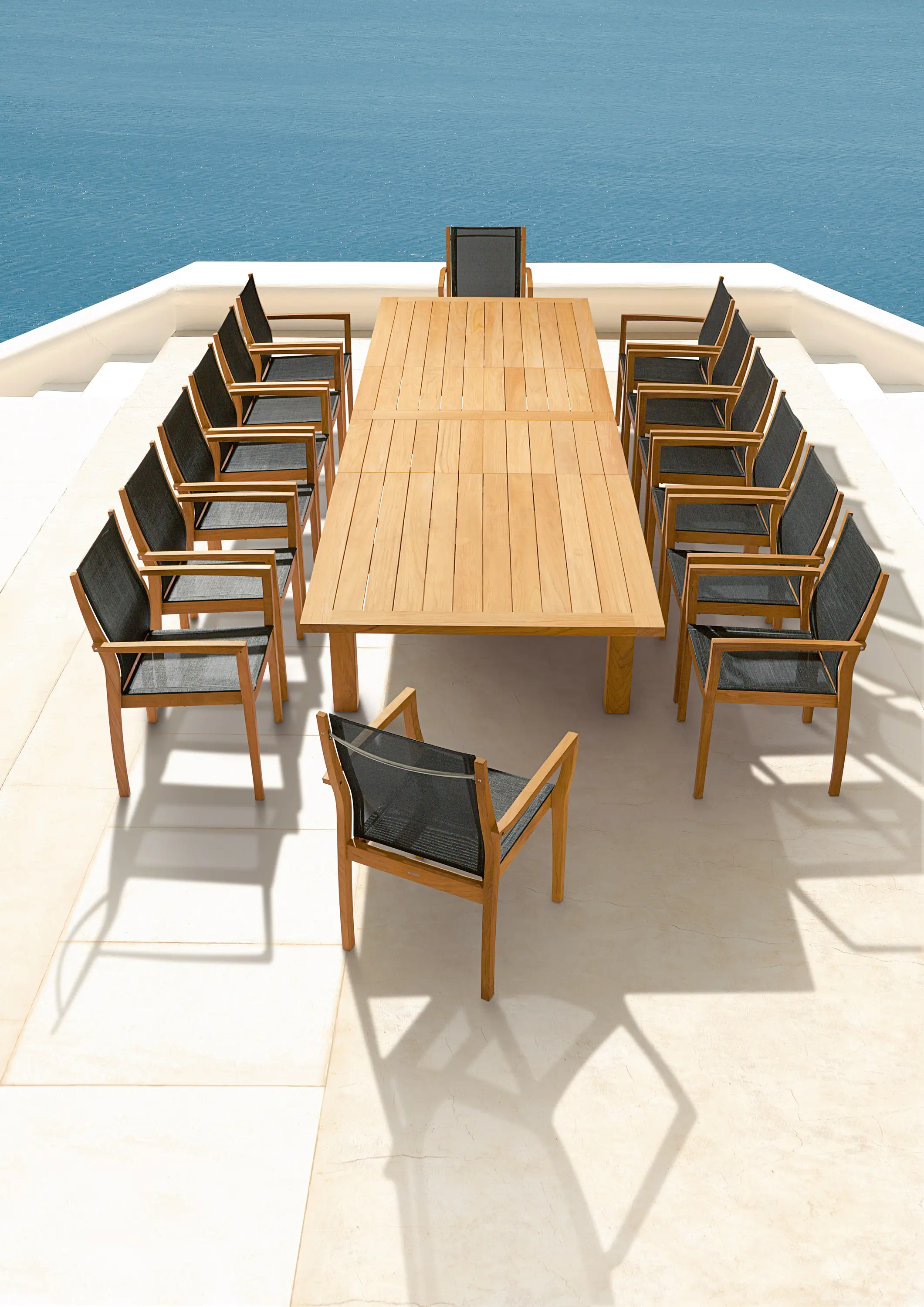Barlow Tyrie - Apex Extending Table