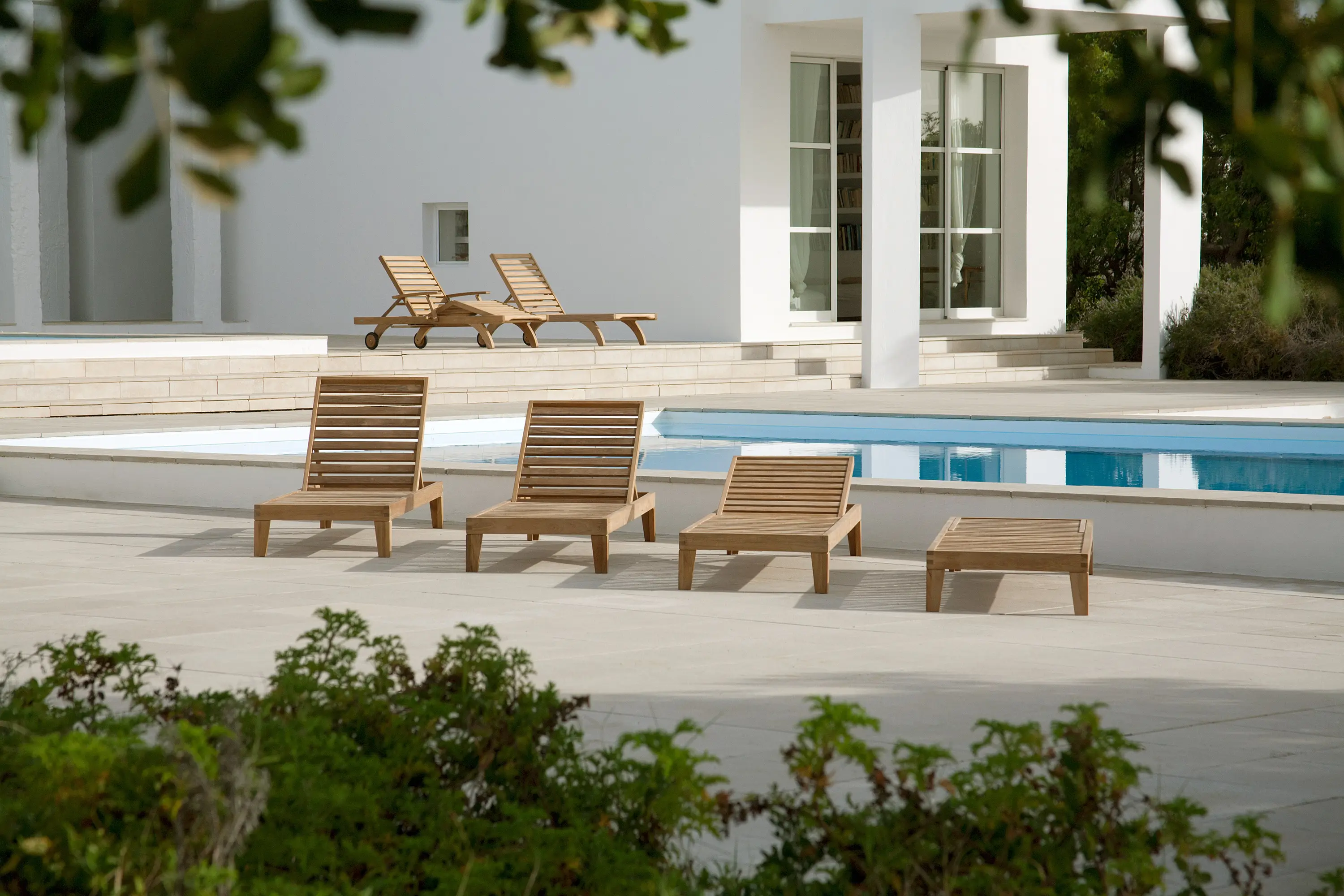 Barlow Tyrie - Capri Lounger - Standard