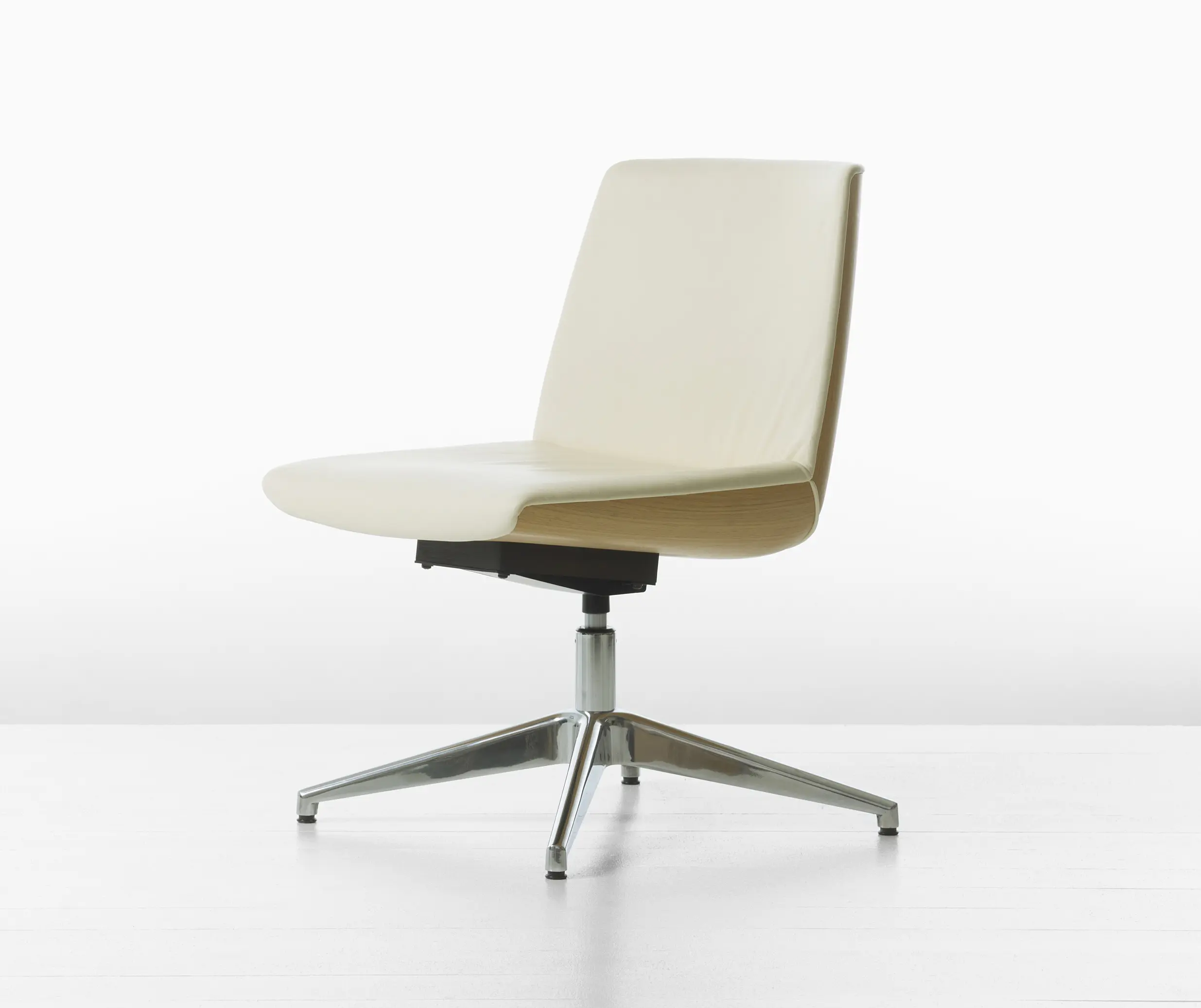 Geiger - Clamshell Clamshell Side Lowback Armless Chair