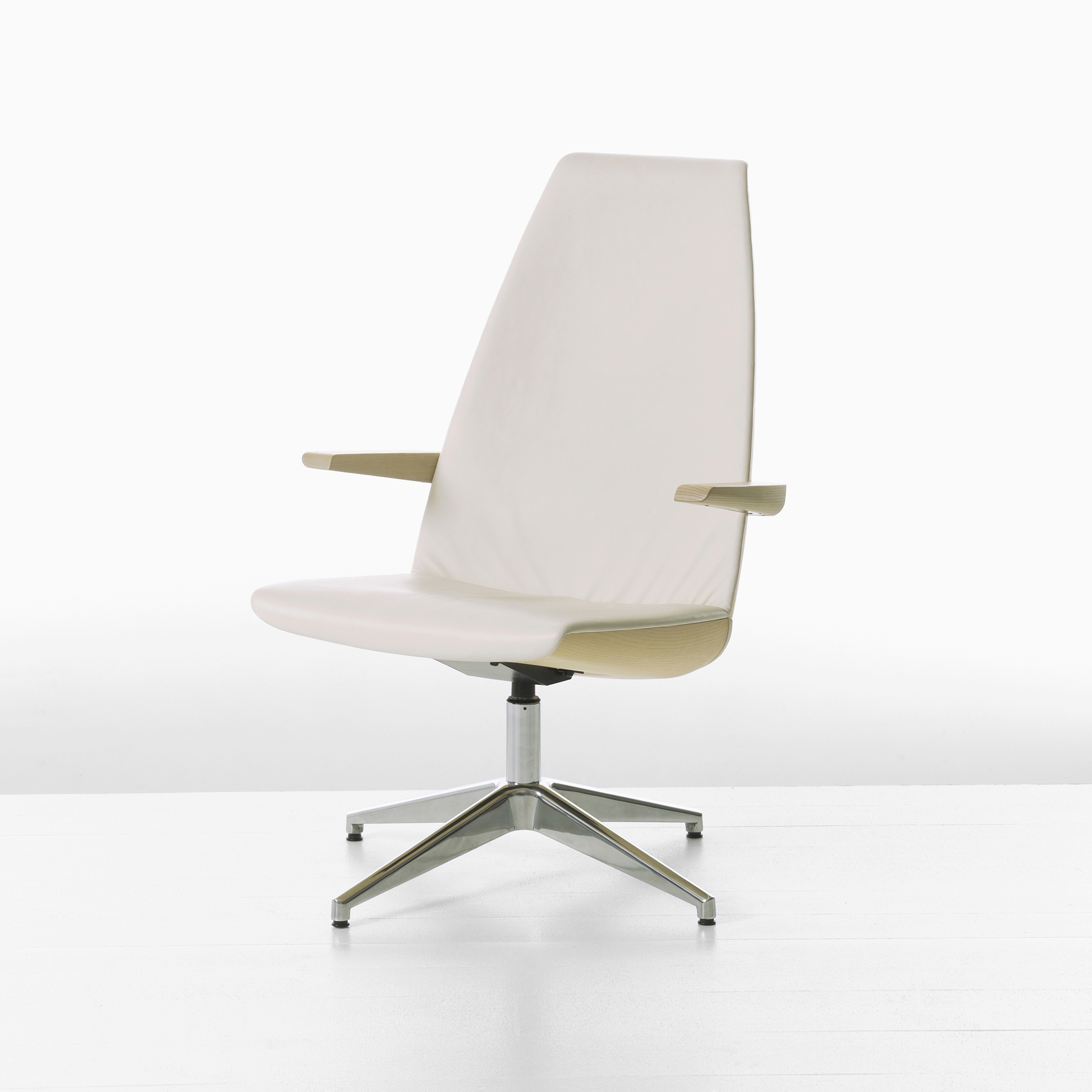 Produkt Clamshell Lounge Highback Metal Armchair des Herstellers Geiger anzeigen
