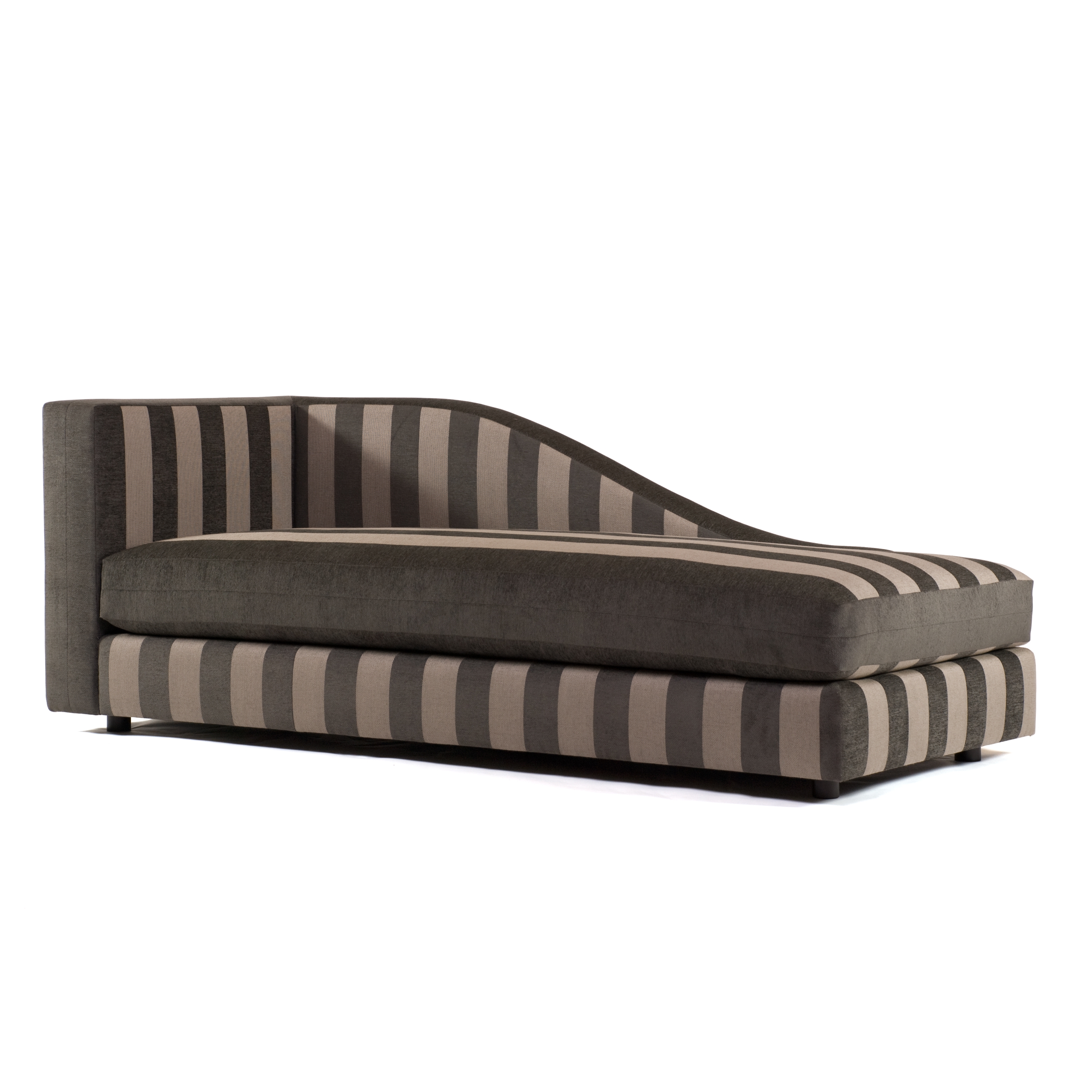 Afficher le produit Sprawl Chaise Lounge du fabricant Naula