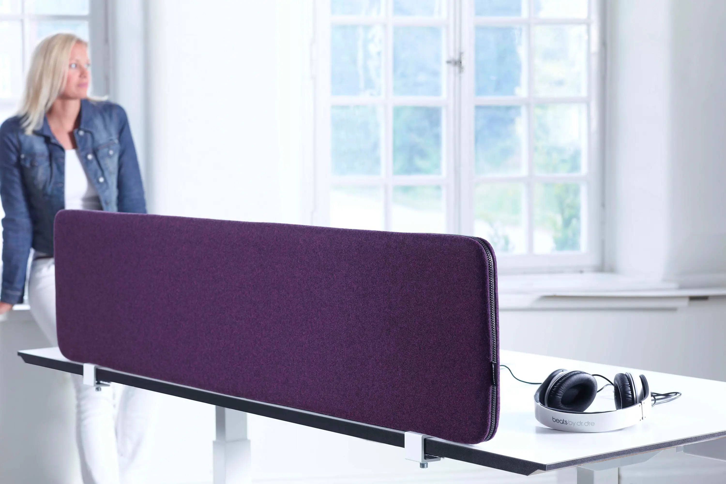 Götessons - ScreenIT AT40 Above Desk