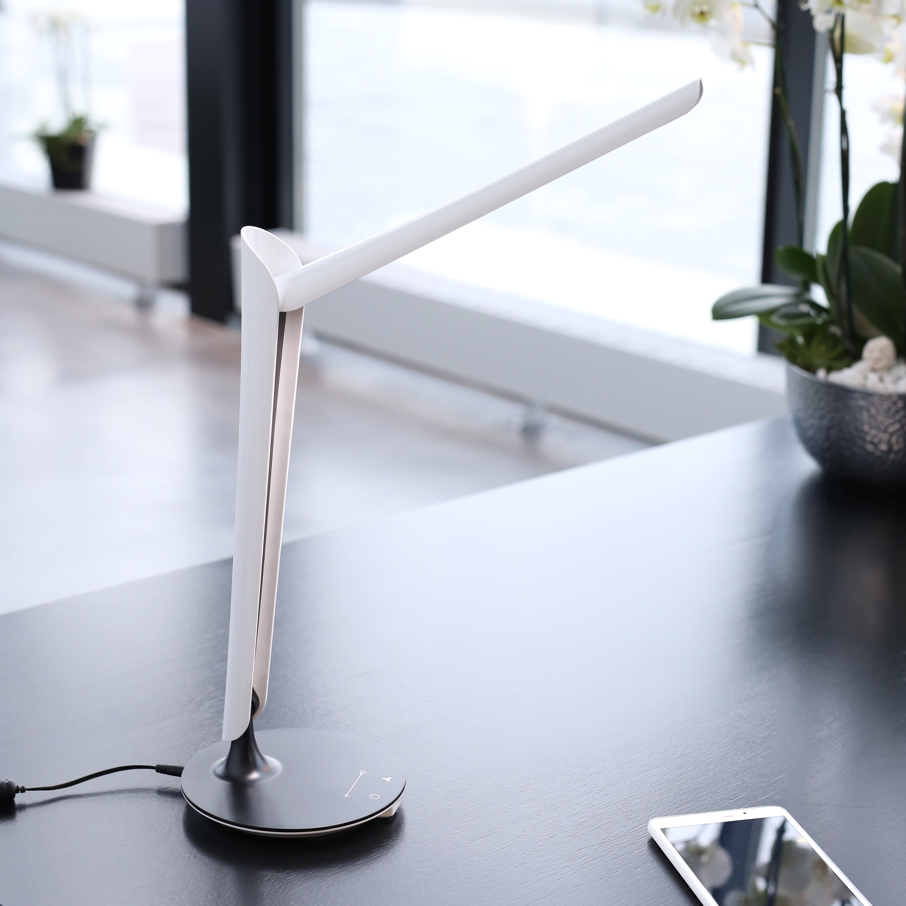 Vertoon produk Desk Lamp LED Tulip van vervaardiger Götessons