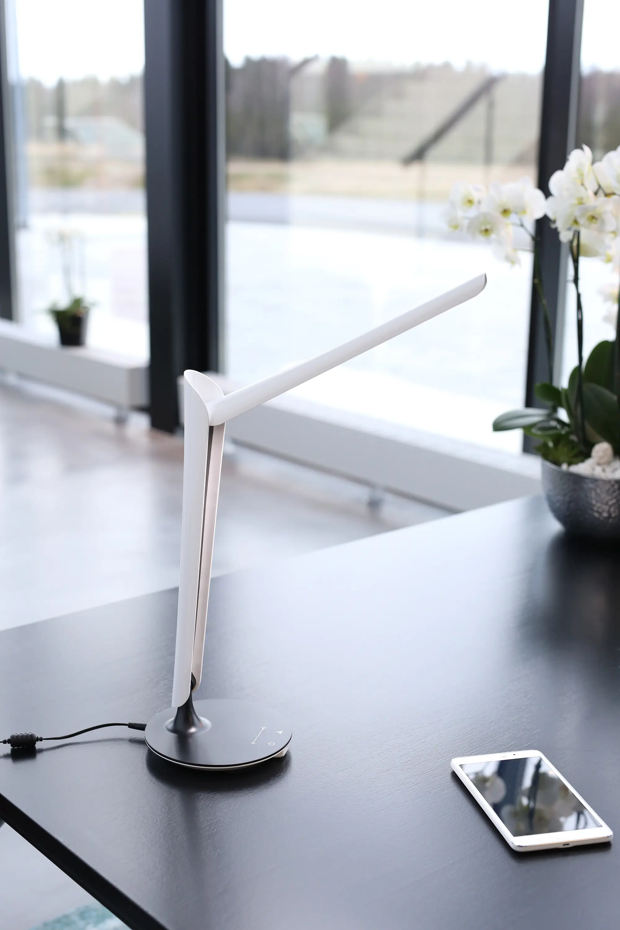 Götessons - Desk Lamp LED Tulip