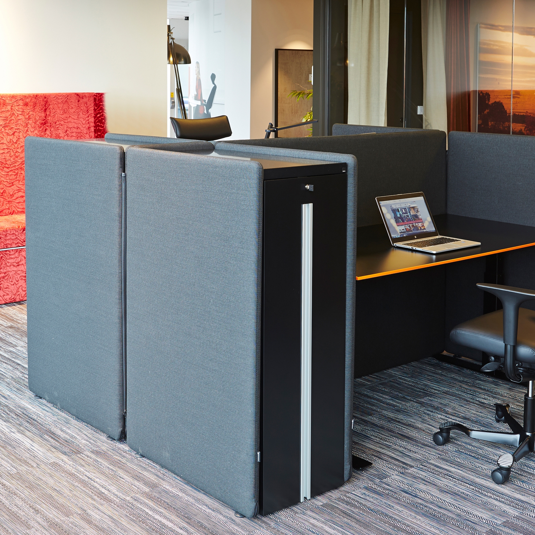 Vertoon produk ScreenIT A30 Tower Booth van vervaardiger Götessons