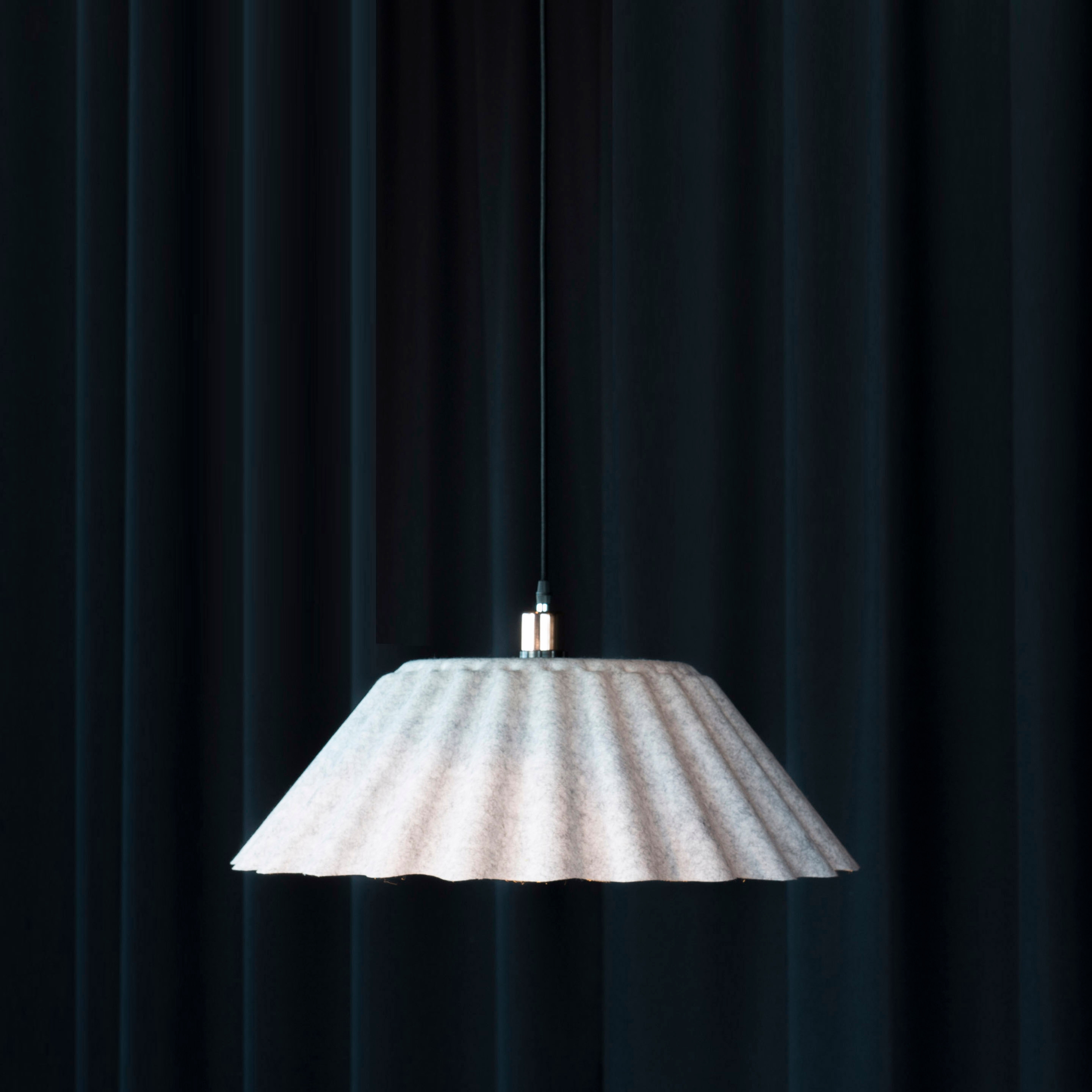 Vertoon produk Silent Pendant Lamp van vervaardiger Götessons