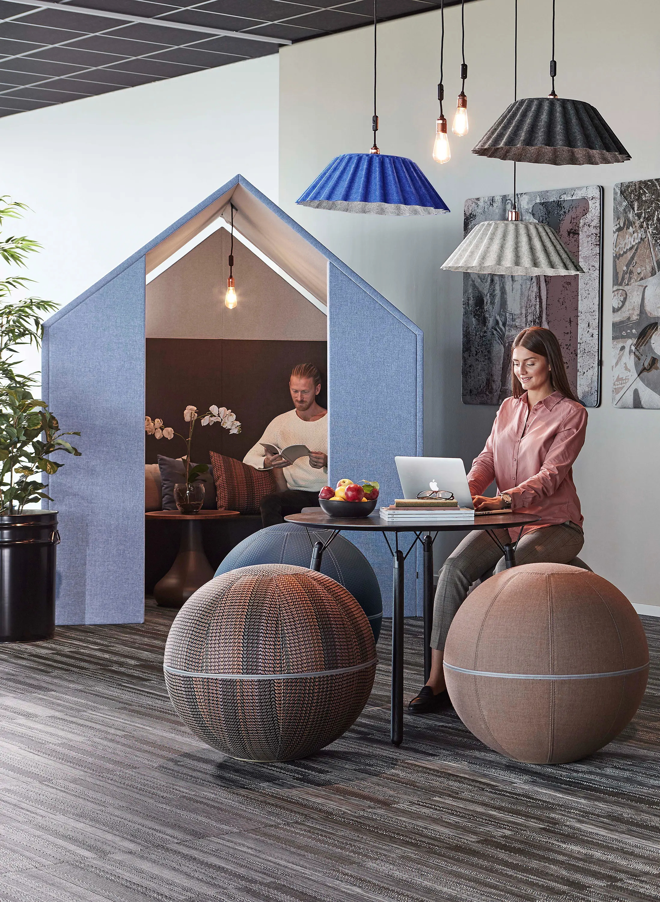 Götessons - The Hut with Front Screens