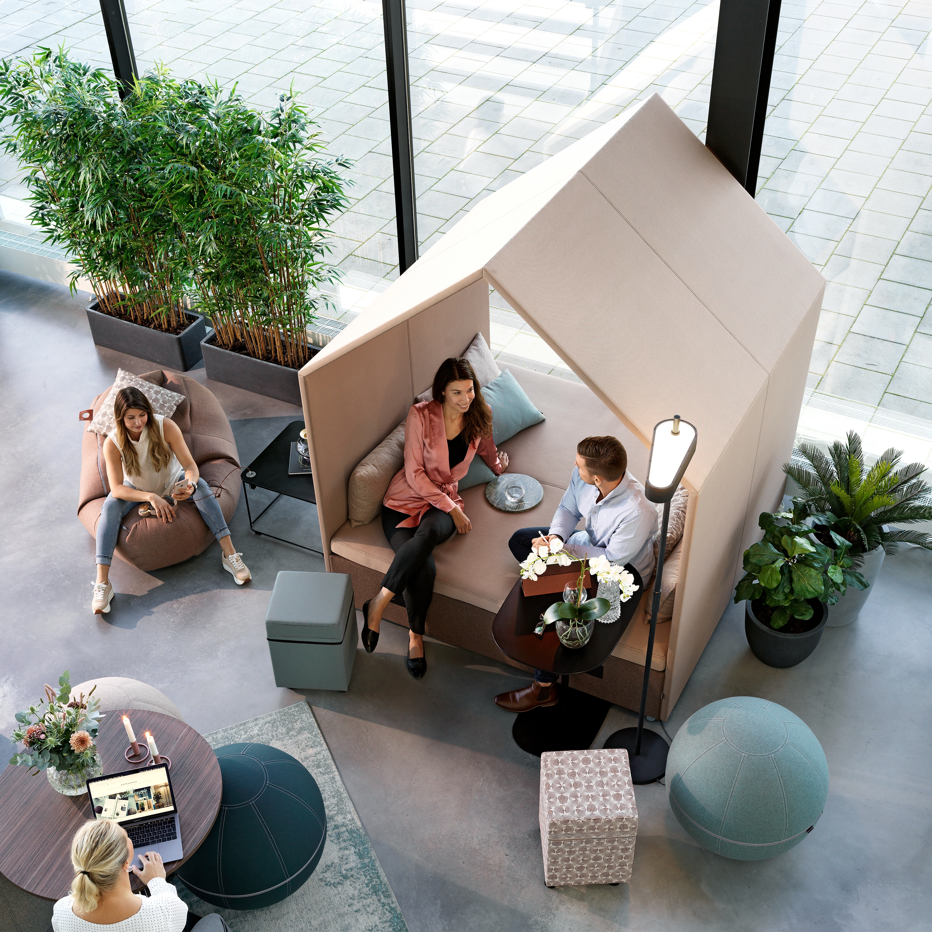 Mostra il prodotto The Hut Lounge  + Double Bench Cover del produttore Götessons