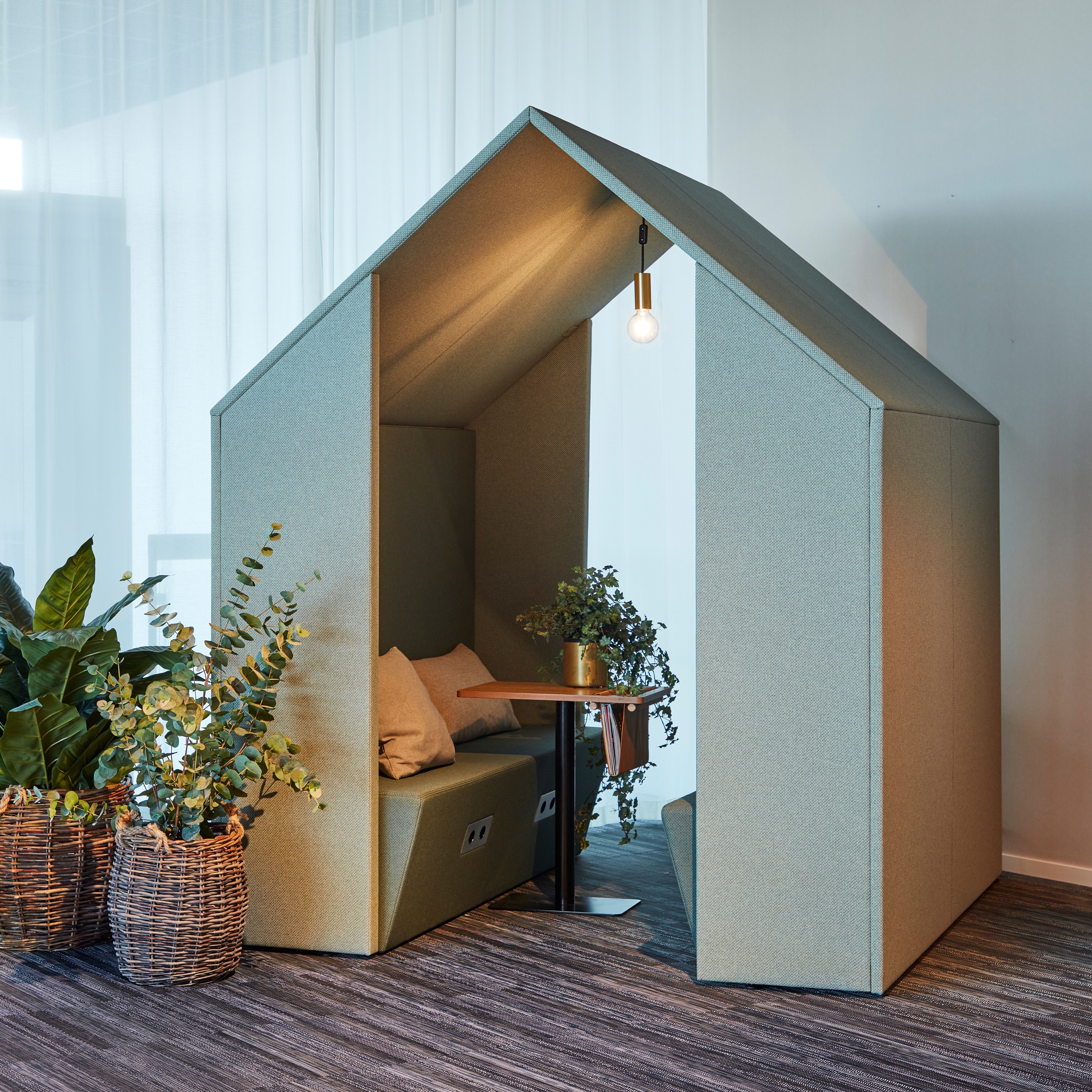 Open Hut / Open Half a Hut