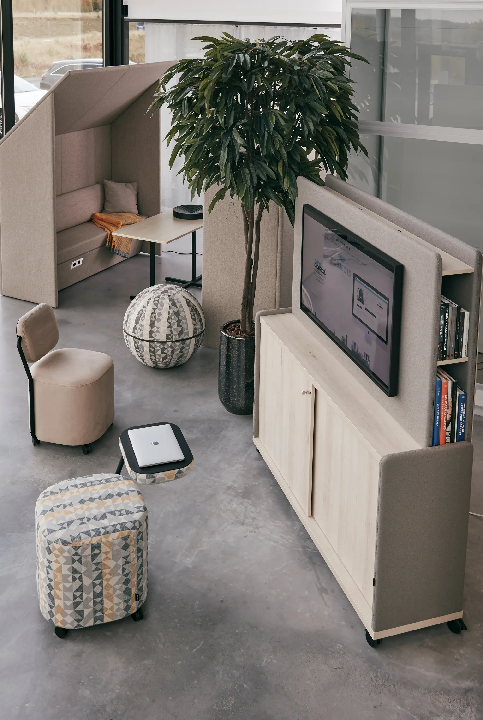 Götessons - TV mount Moving Wall Media