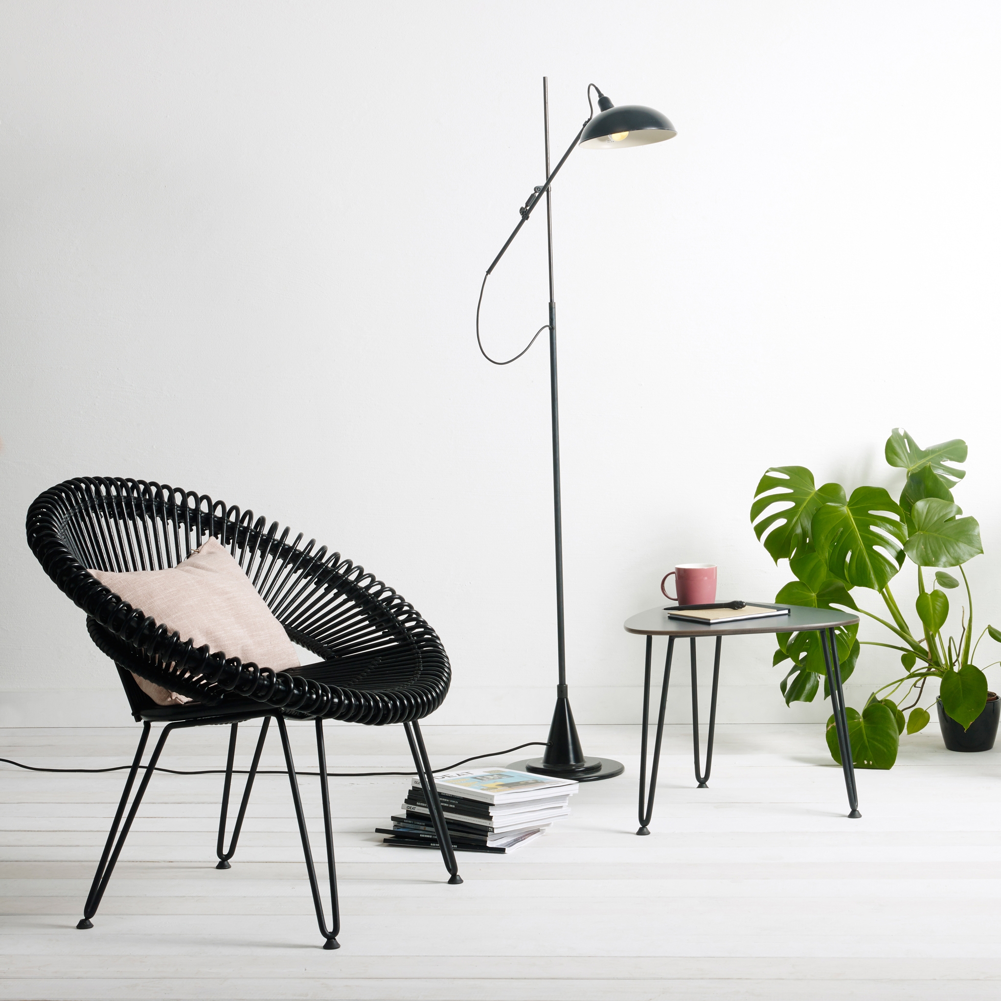 INDOOR LOUNGE CHAIRS