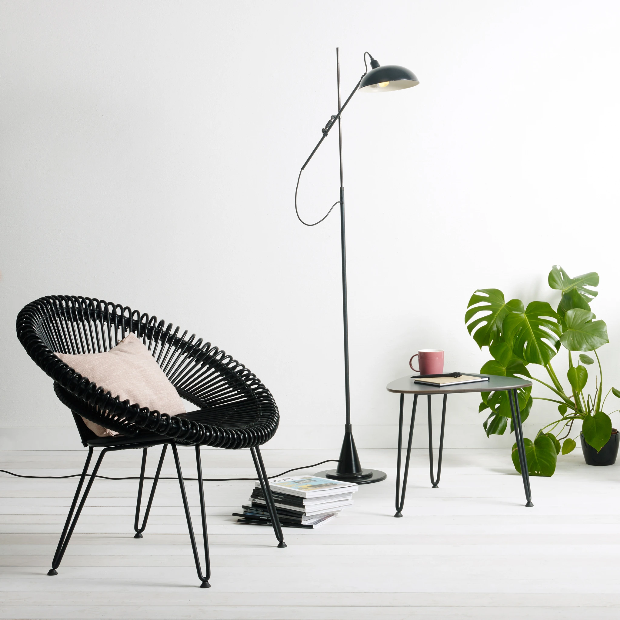 INDOOR LOUNGE CHAIRS