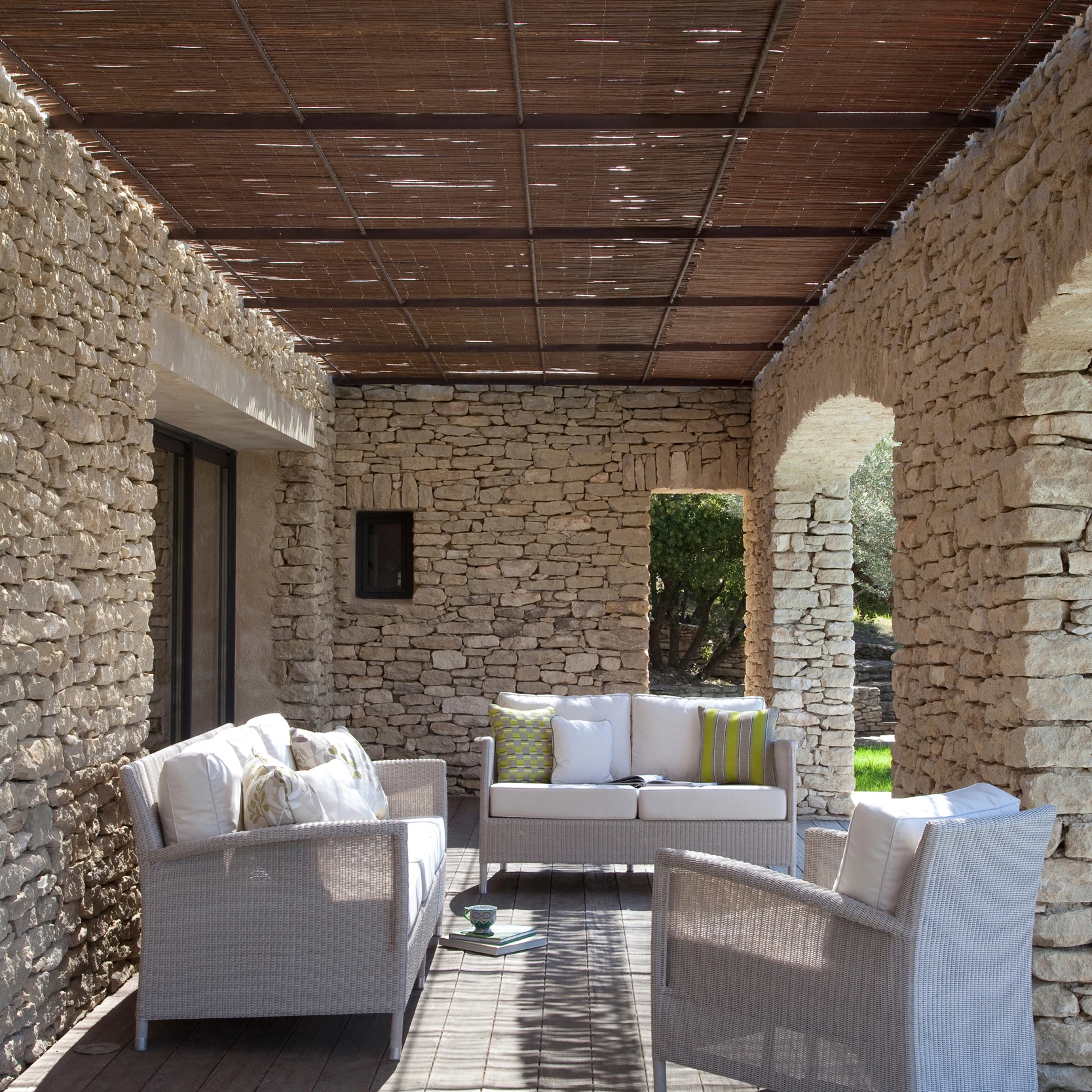 OUTDOOR LOUNGE SOFAS