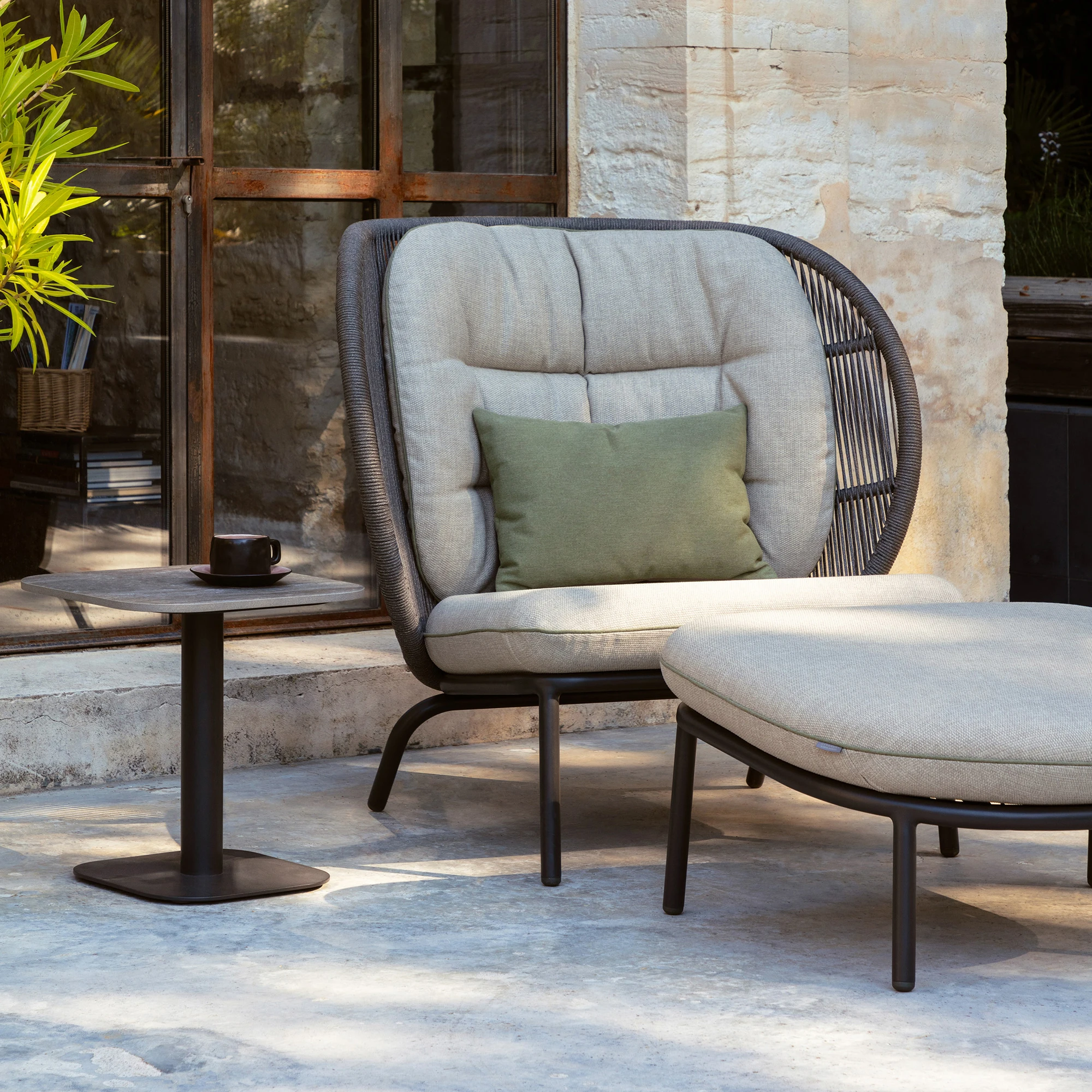 OUTDOOR FOOTRESTS