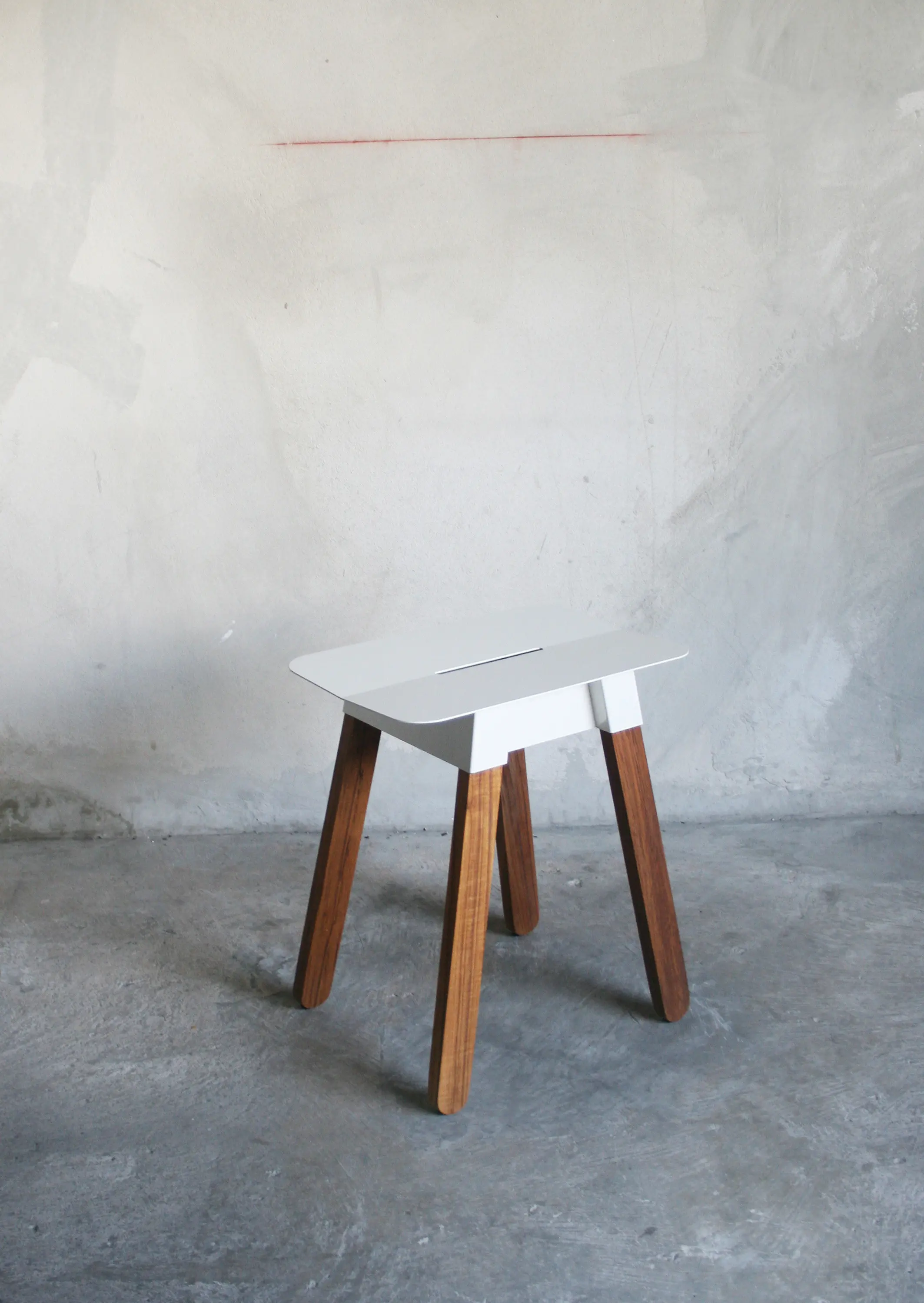 TAKEHOMEDESIGN - SIM STEEL Stool