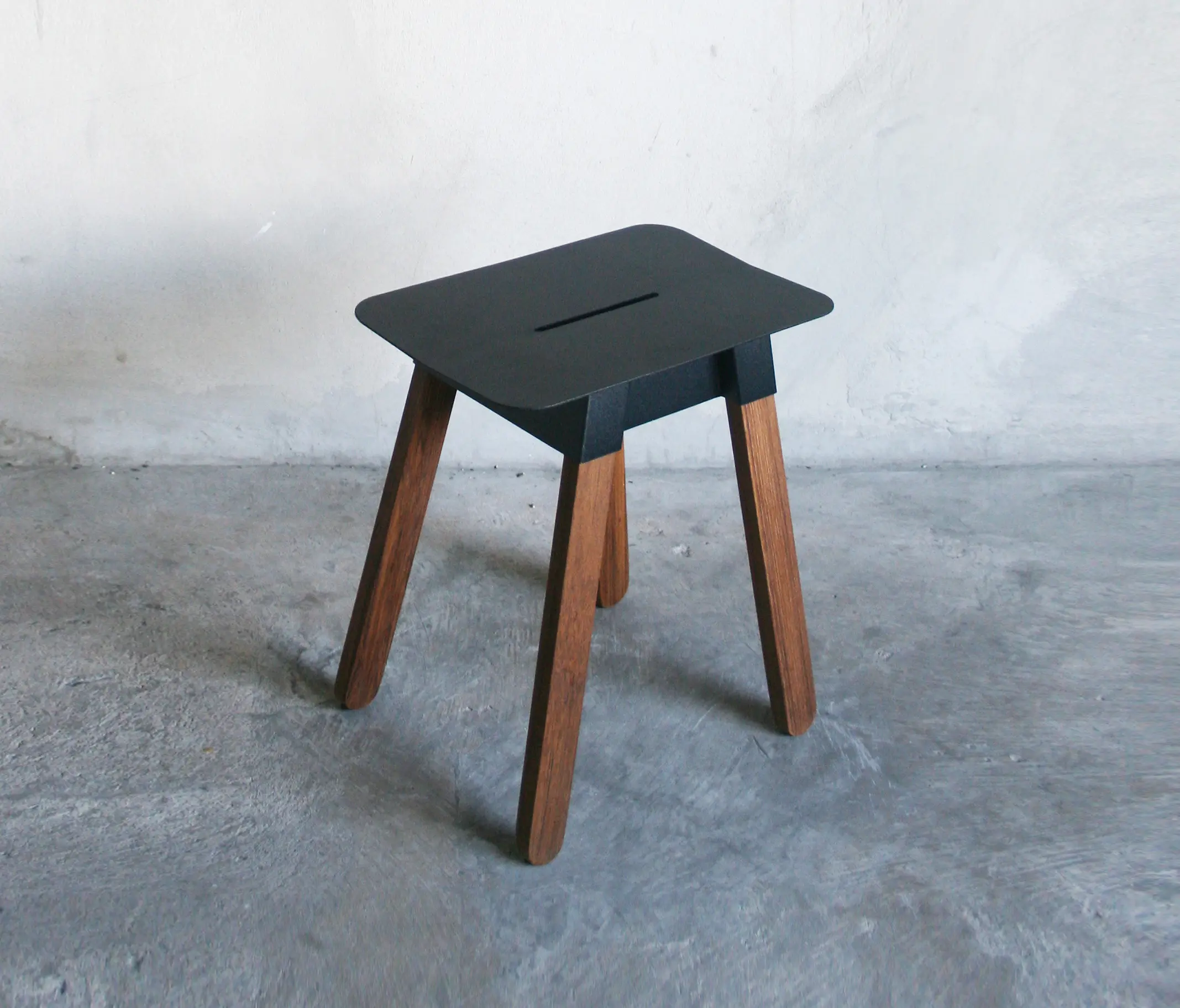 TAKEHOMEDESIGN - SIM STEEL Stool