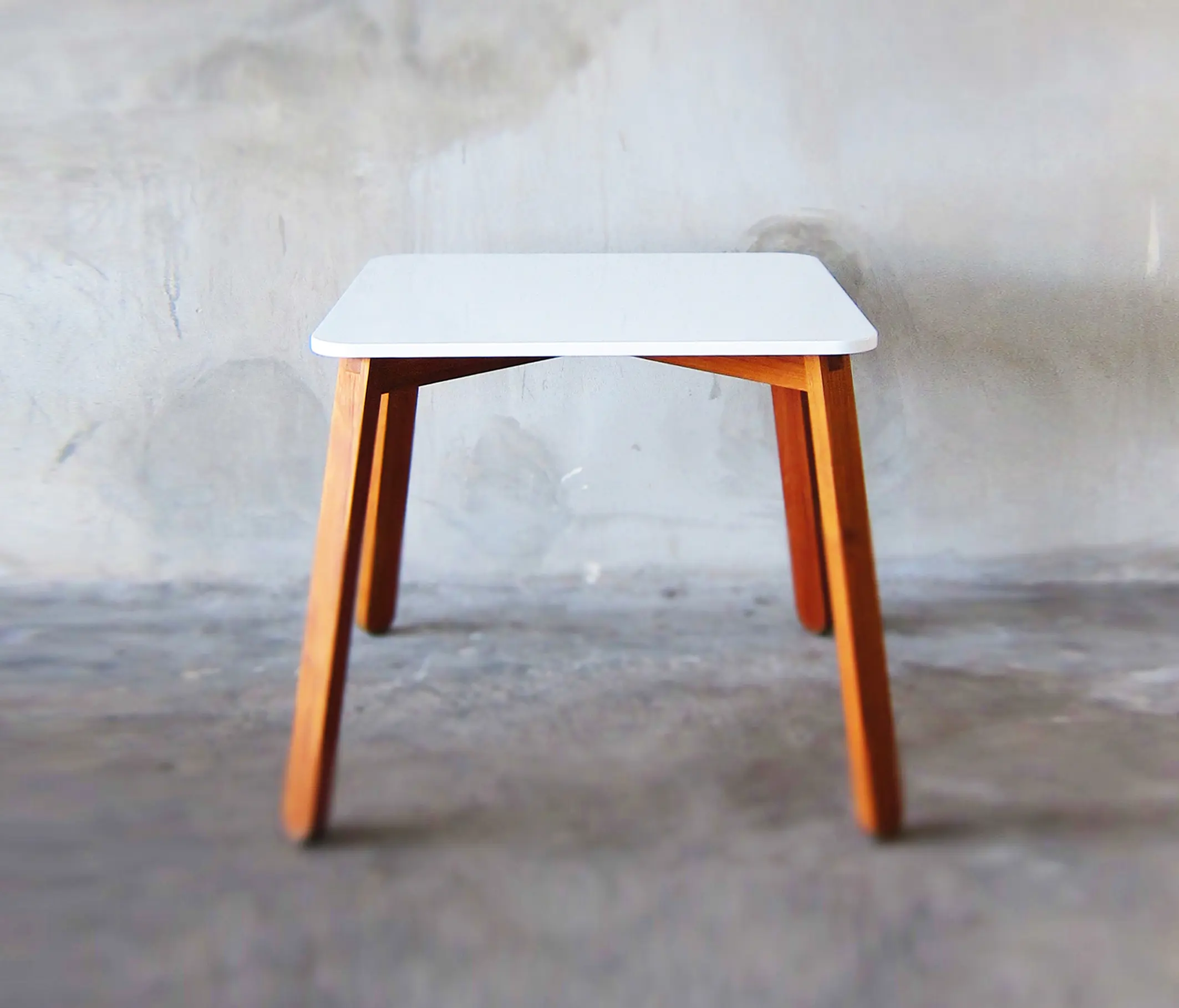 TAKEHOMEDESIGN - SIM Square Table