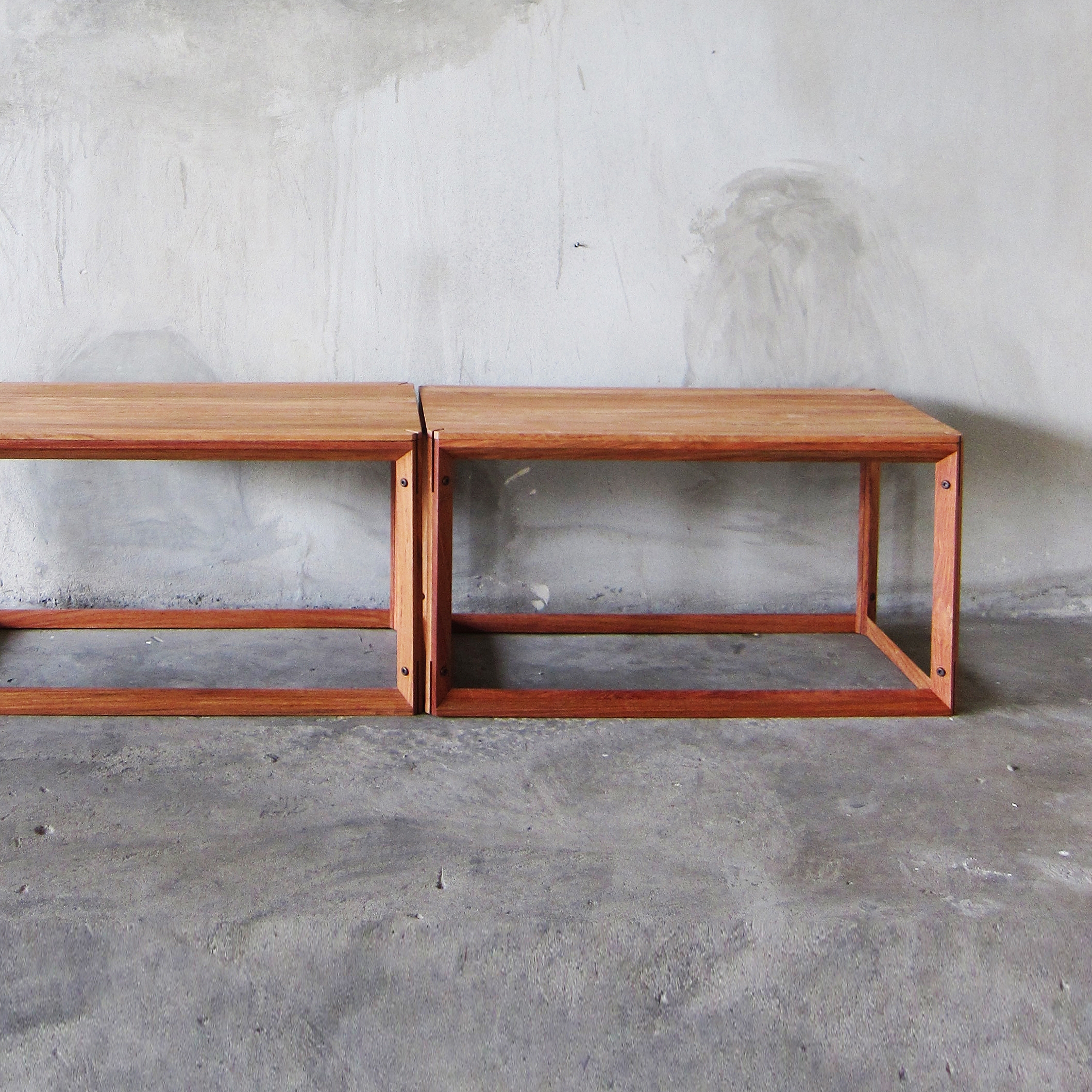 Mostra il prodotto FRAME Long Shelf del produttore TAKEHOMEDESIGN