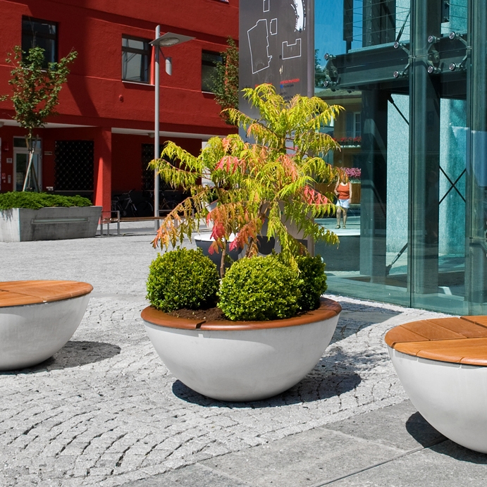 Produkt Union Concrete Flowerpot des Herstellers Jangir Maddadi Design Bureau anzeigen