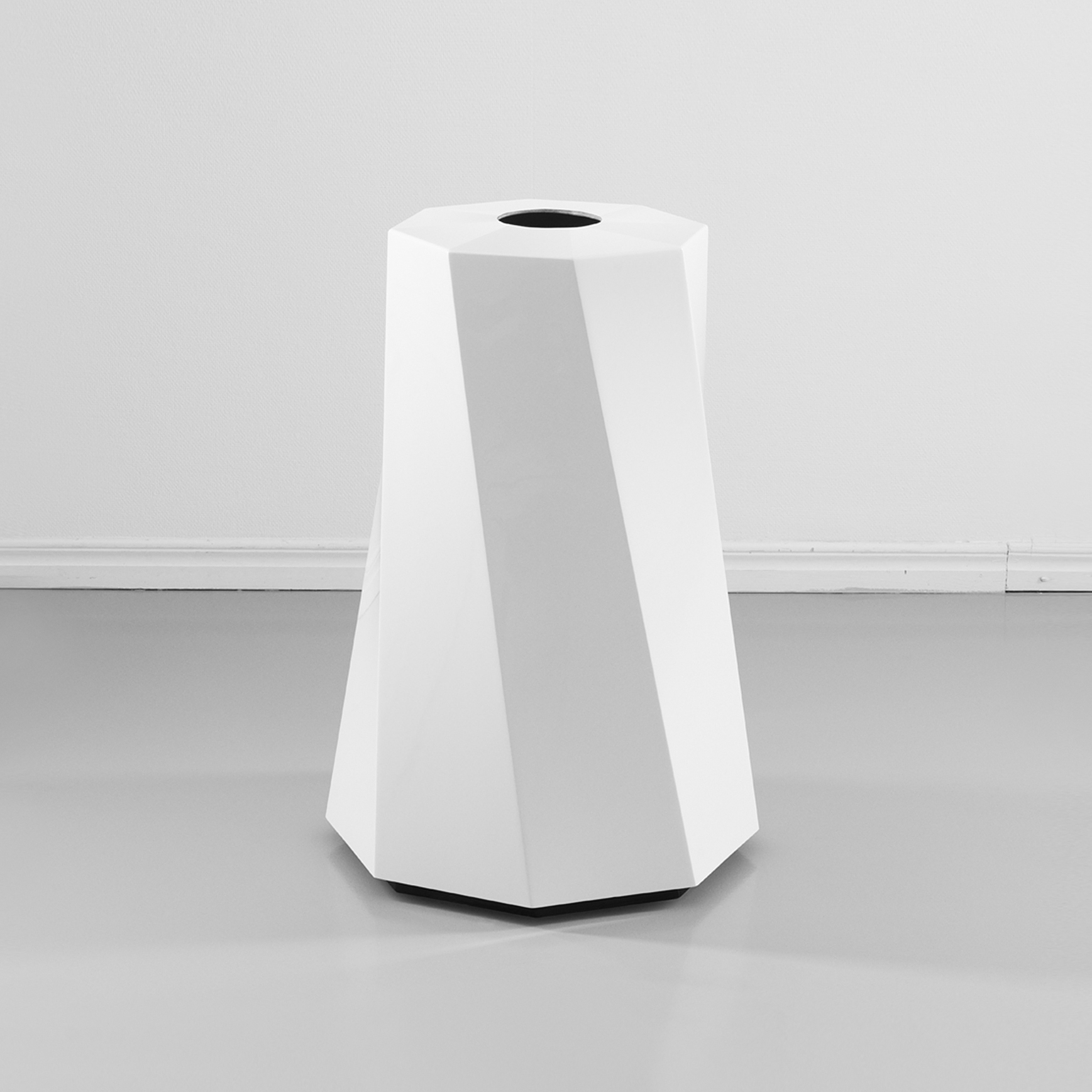 Produkt Butler Public des Herstellers Jangir Maddadi Design Bureau anzeigen