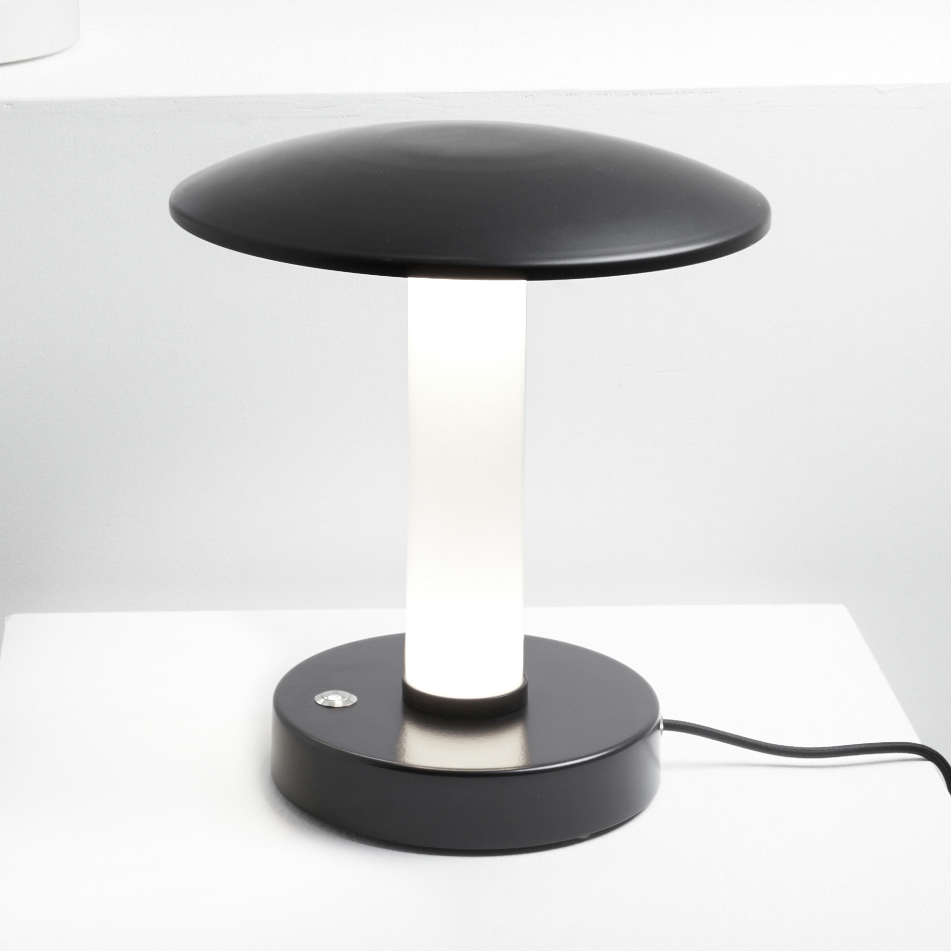 Mostrar el producto 012 | 012 Table del fabricante Zava Srl