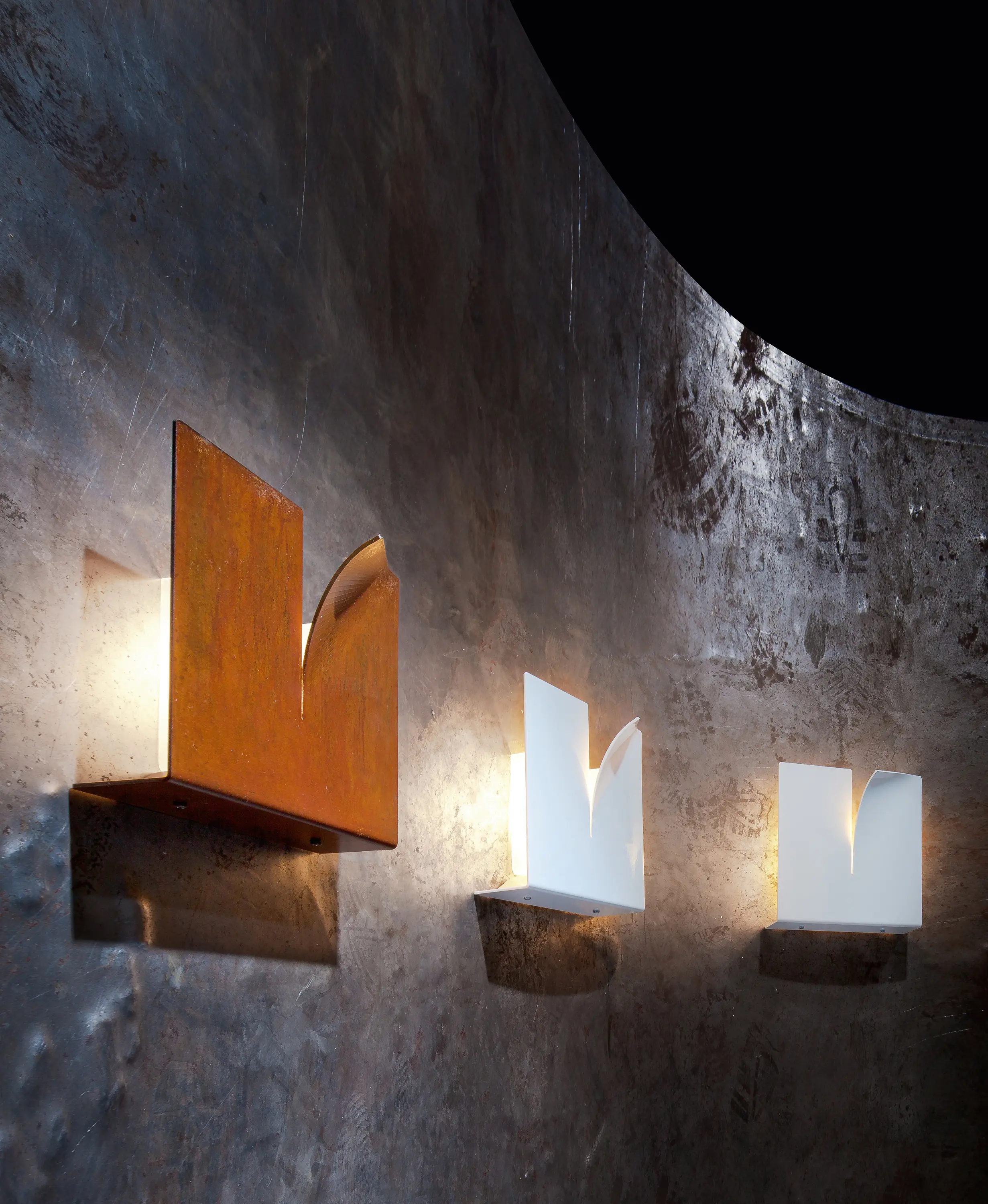 Zava Srl - Crack | Wall