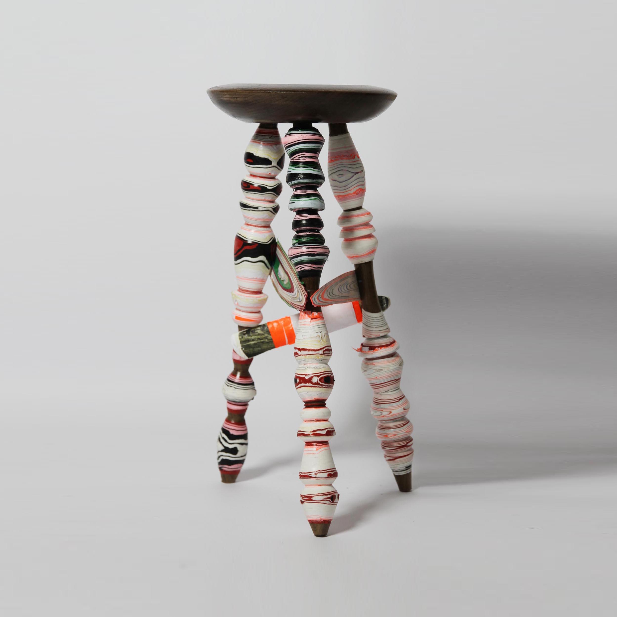 Produkt Processed Paper | Harlequin stool des Herstellers Utopia and Utility anzeigen