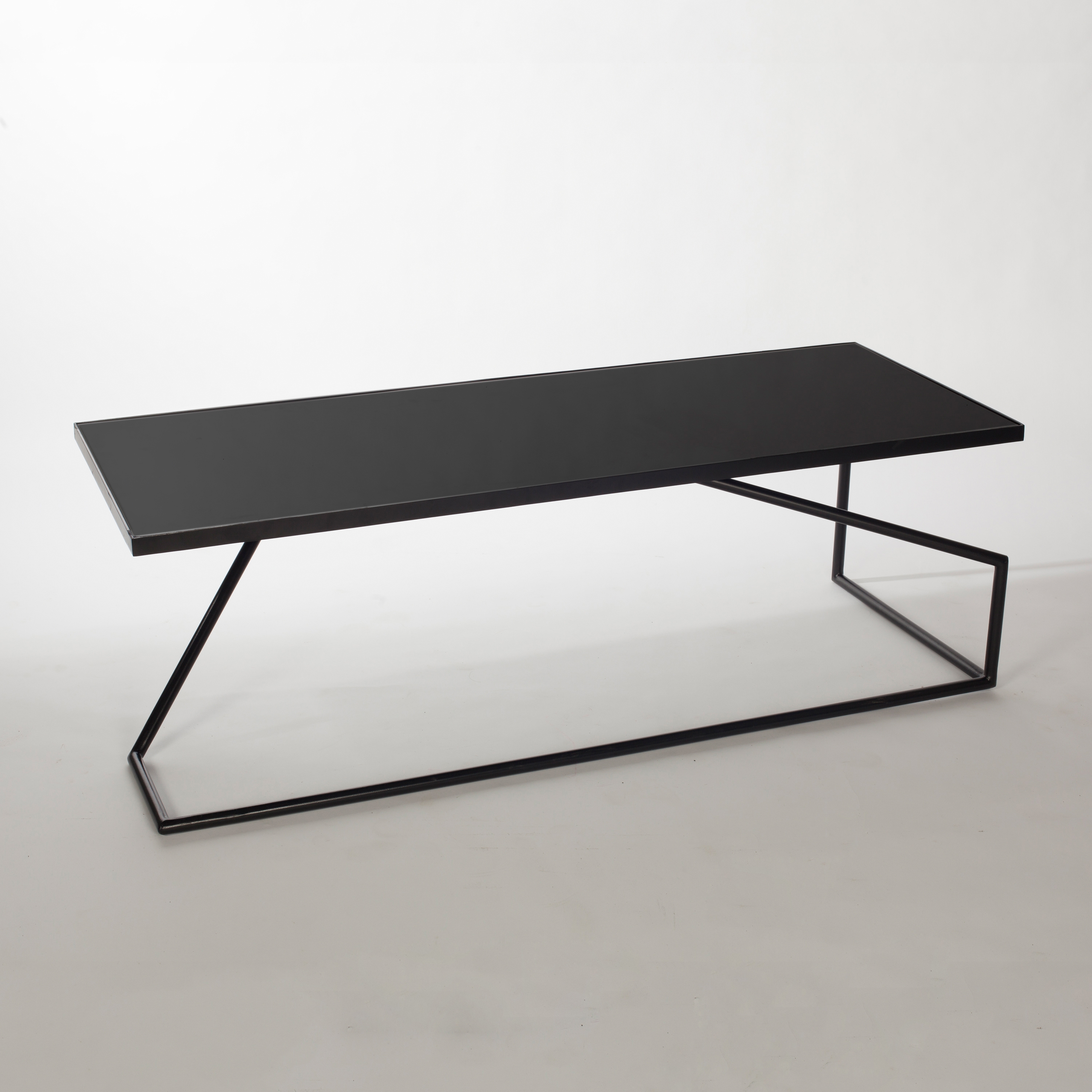 Mostrar el producto Asana (Warrior Pose) coffee table del fabricante Bombay Atelier